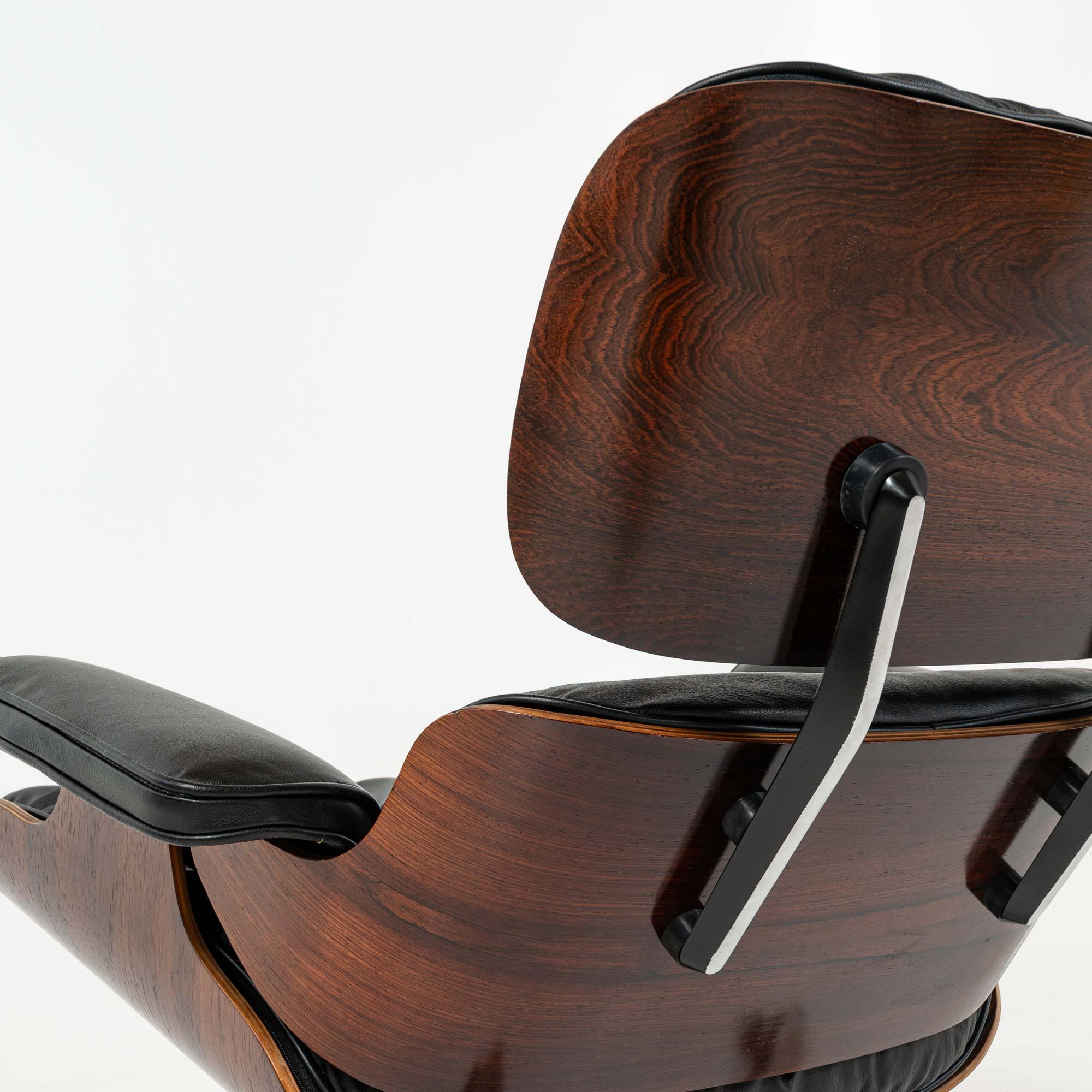 Milieu du XXe siècle 1ère génération 1956-1959 Chaise longue Eames et pouf Boot Glide en vente