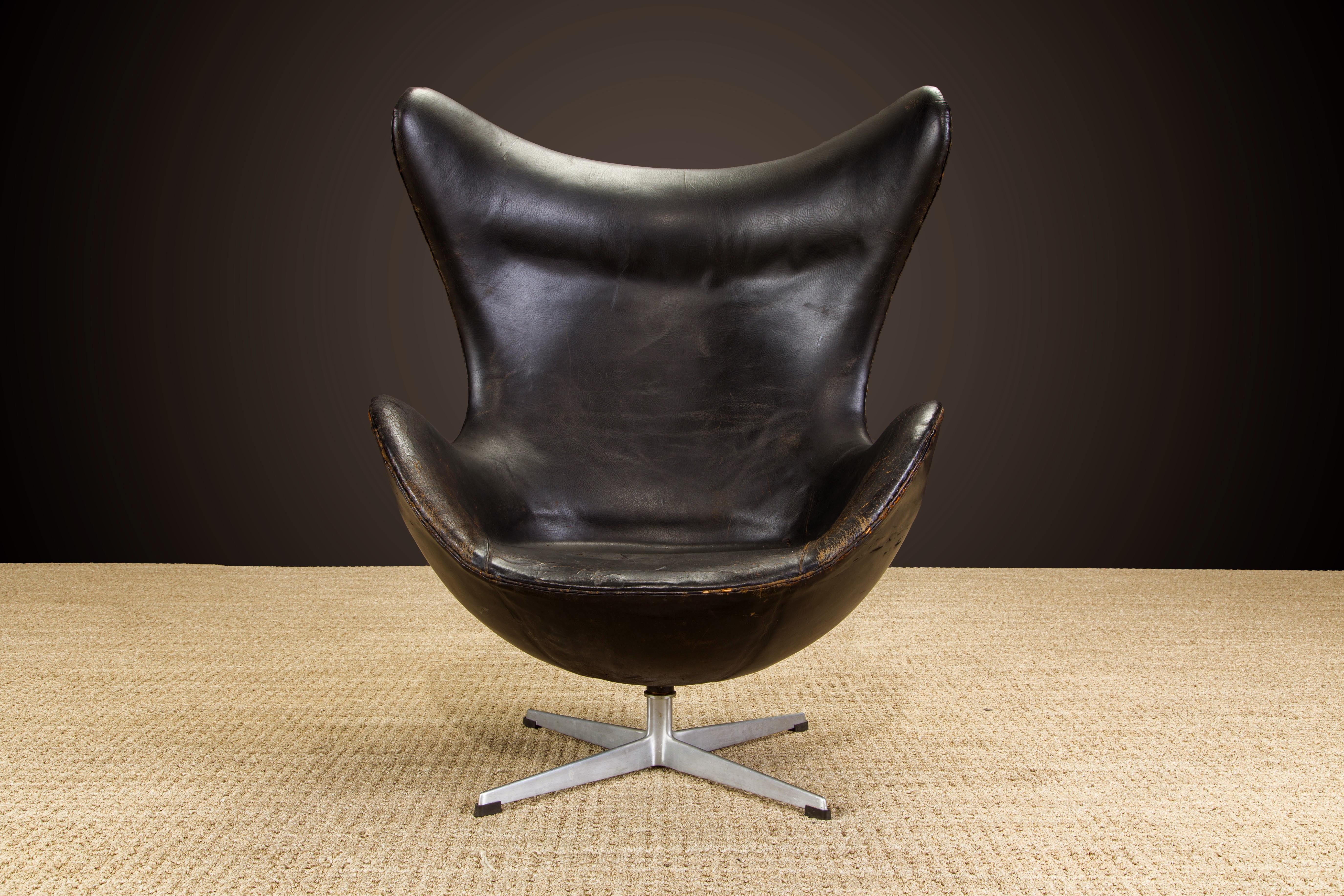 1ère Génération 1958 Arne Jacobsen Egg Chair for Fritz Hansen w Original Leather, Signed 4