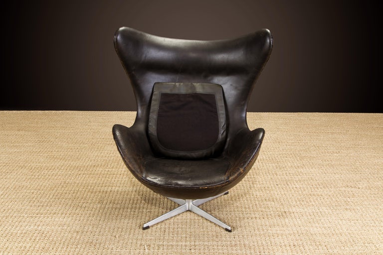 1st-Gen 1958 Arne Jacobsen Egg Chair for Fritz Hansen w Original Leather, Signed For Sale 12