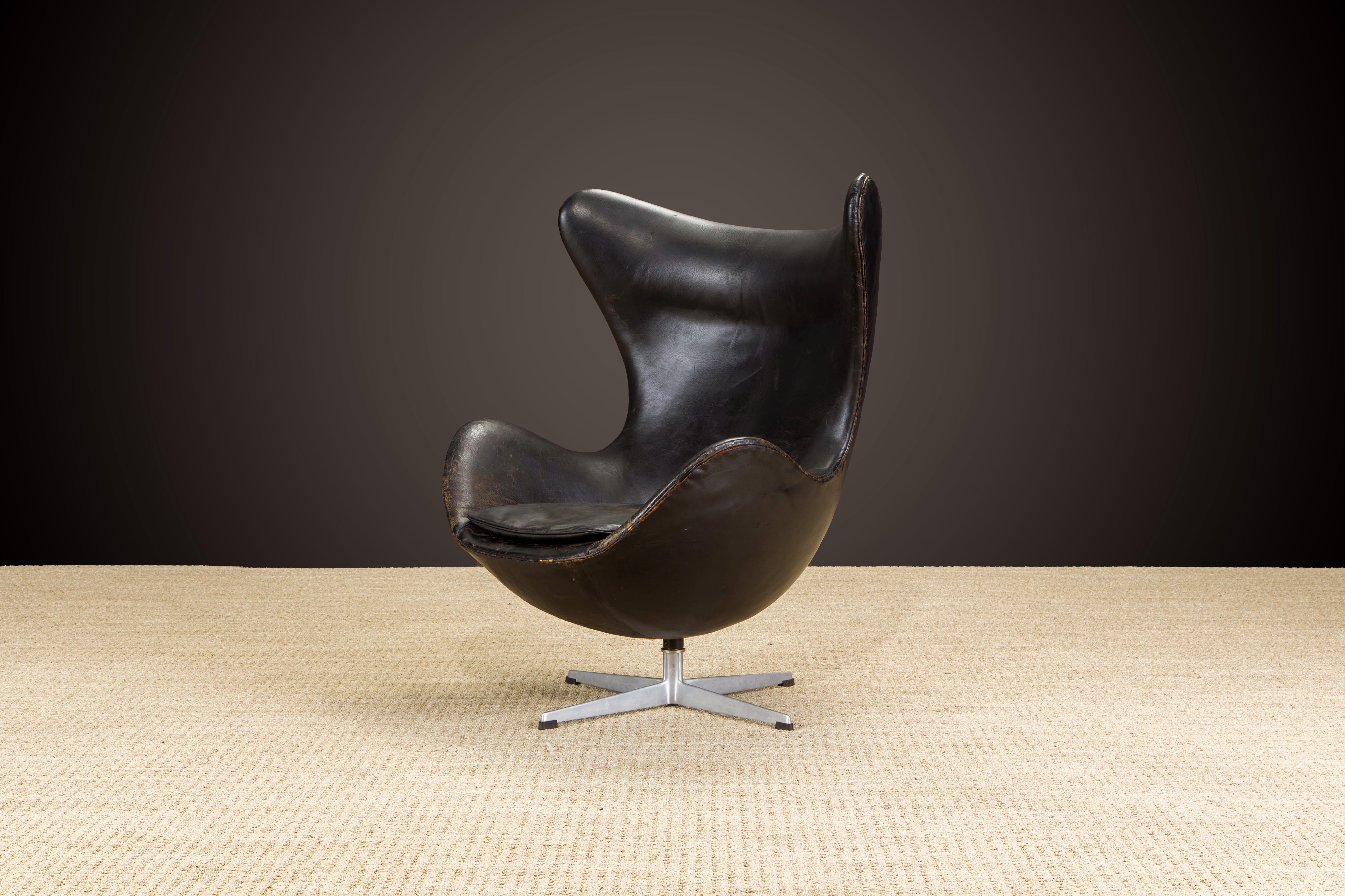 1ère Génération 1958 Arne Jacobsen Egg Chair for Fritz Hansen w Original Leather, Signed 2