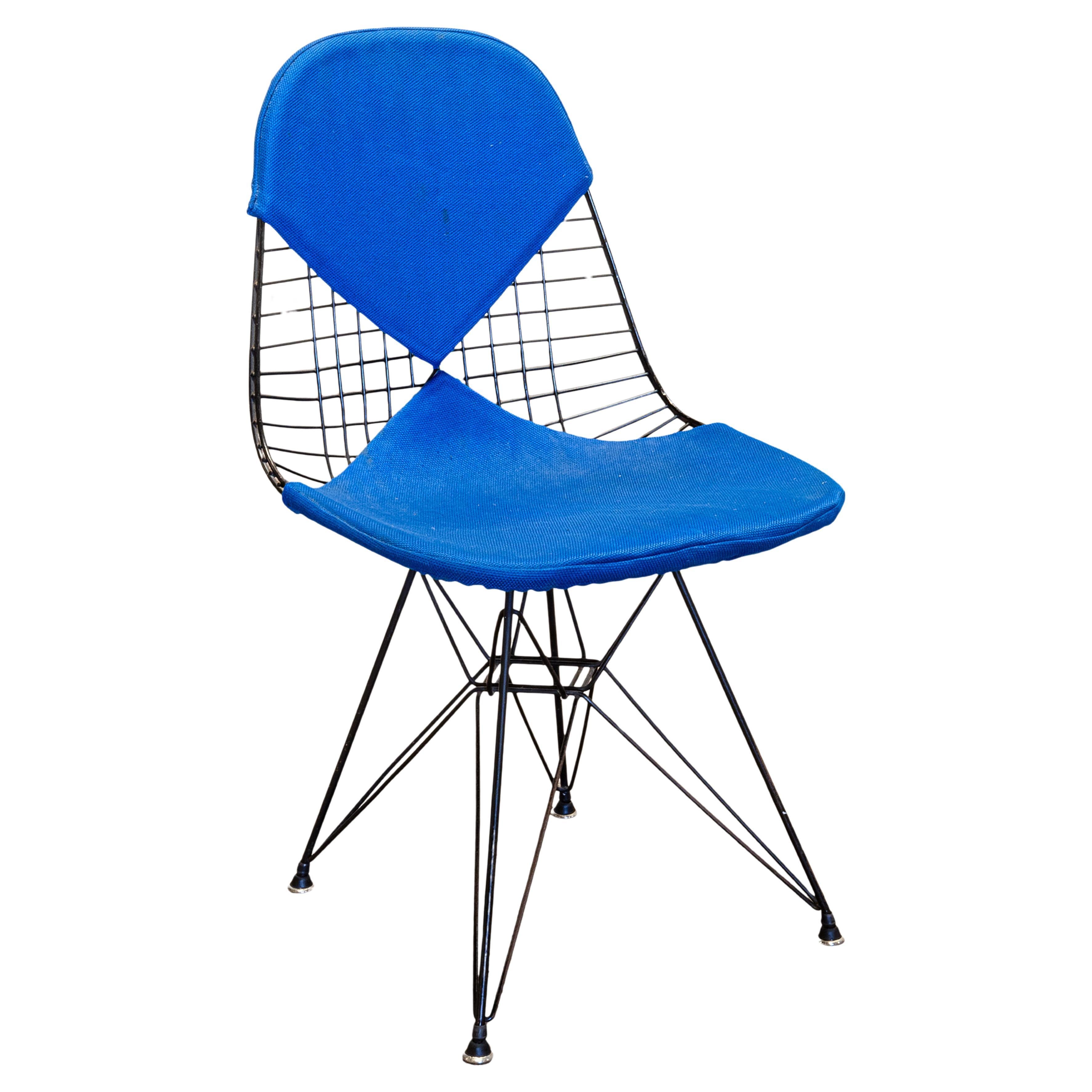 1st Gen Eames für Herman Miller DKR-2 Eiffel Bikini-Stuhl aus Draht mit blauem Stoff 1951