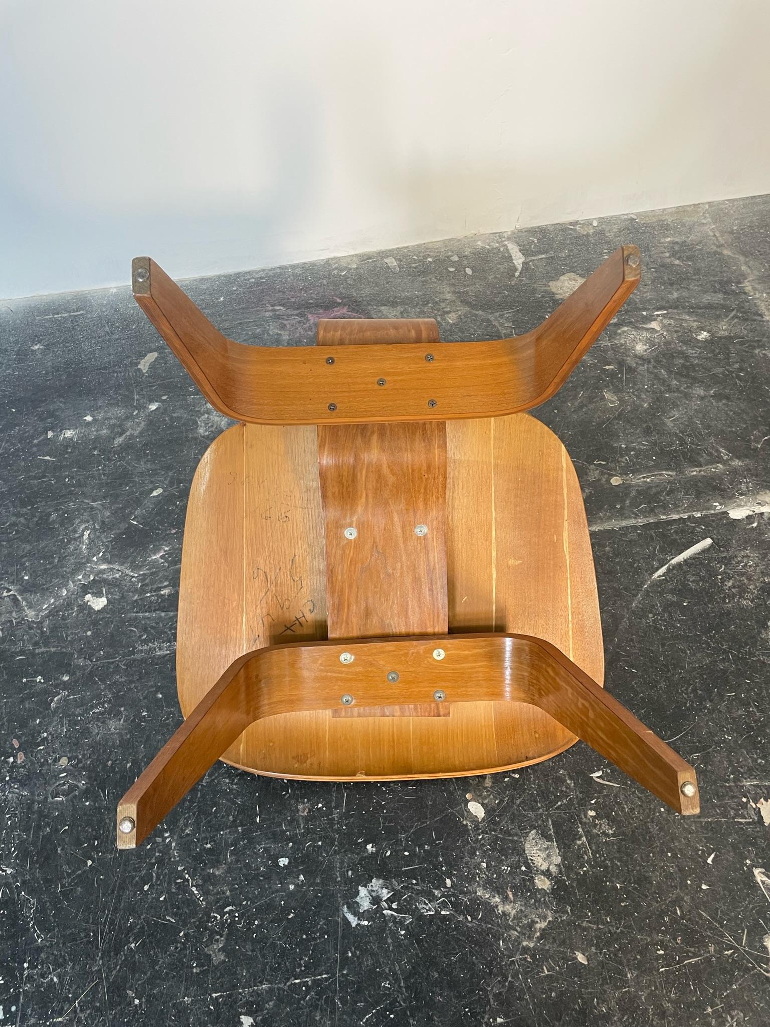 1st Gen. Eames LCW Evans Production for Herman Miller In Good Condition In San Diego, CA