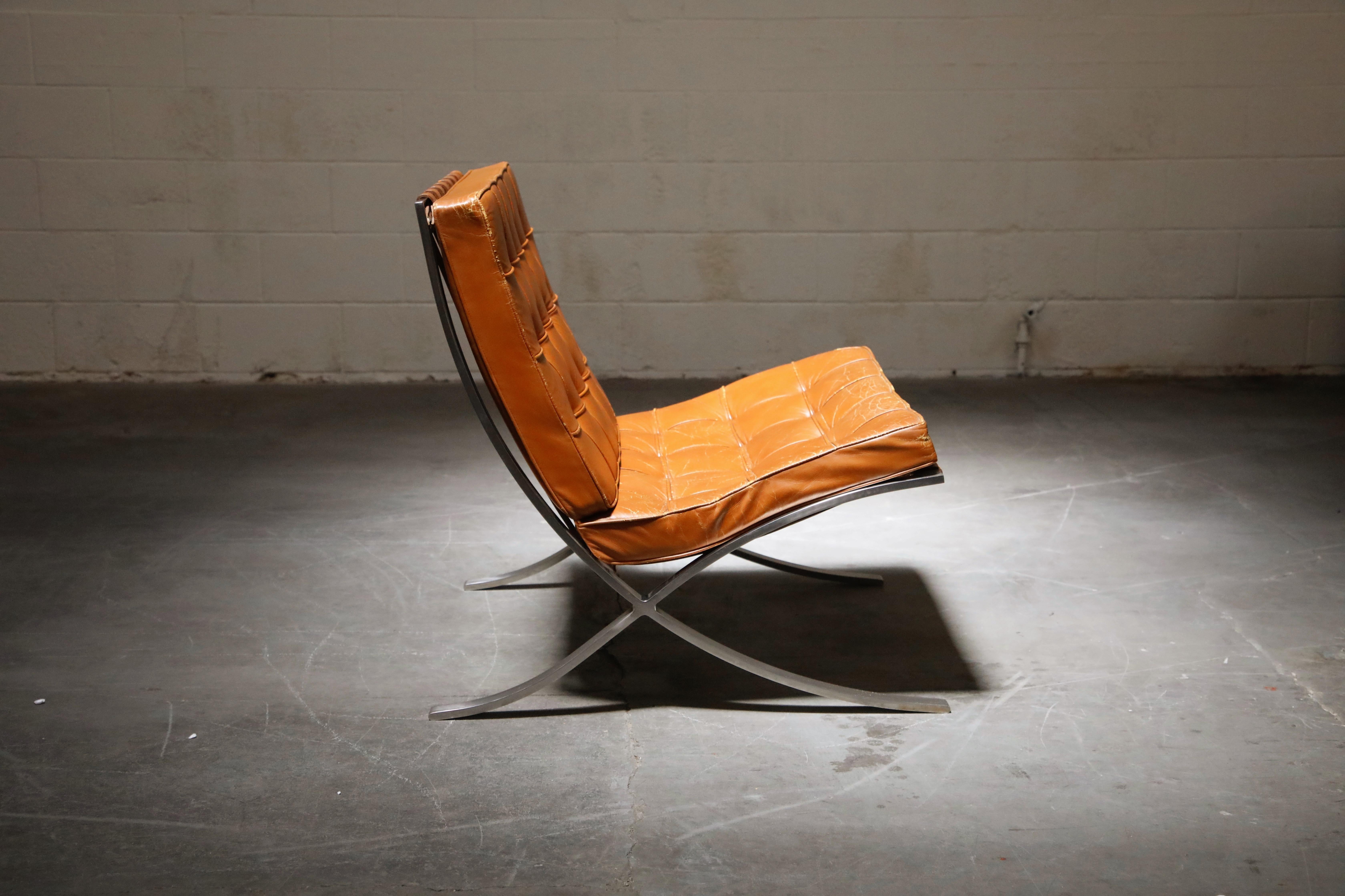 1. Generation Knoll Associates Barcelona Chair von Mies van der Rohe:: doppelt signiert (Mitte des 20. Jahrhunderts)