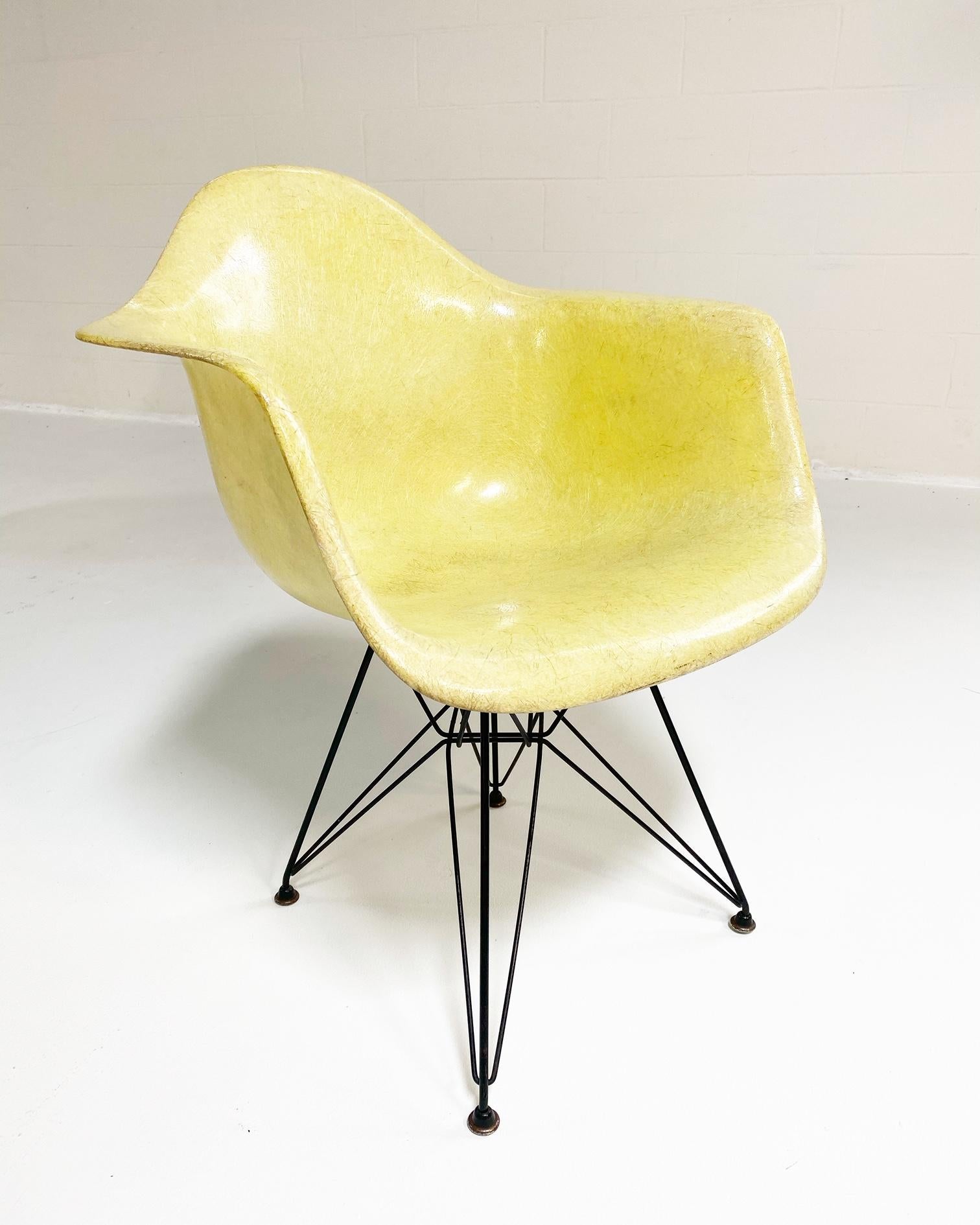 This pair of Dars is in great, vintage condition. Both are Zenith plastics first generation rope edge! Read the history of the iconic fiberglass shell armchair and how Zenith was so important to Eames's vision here. Pair the chairs with one of our