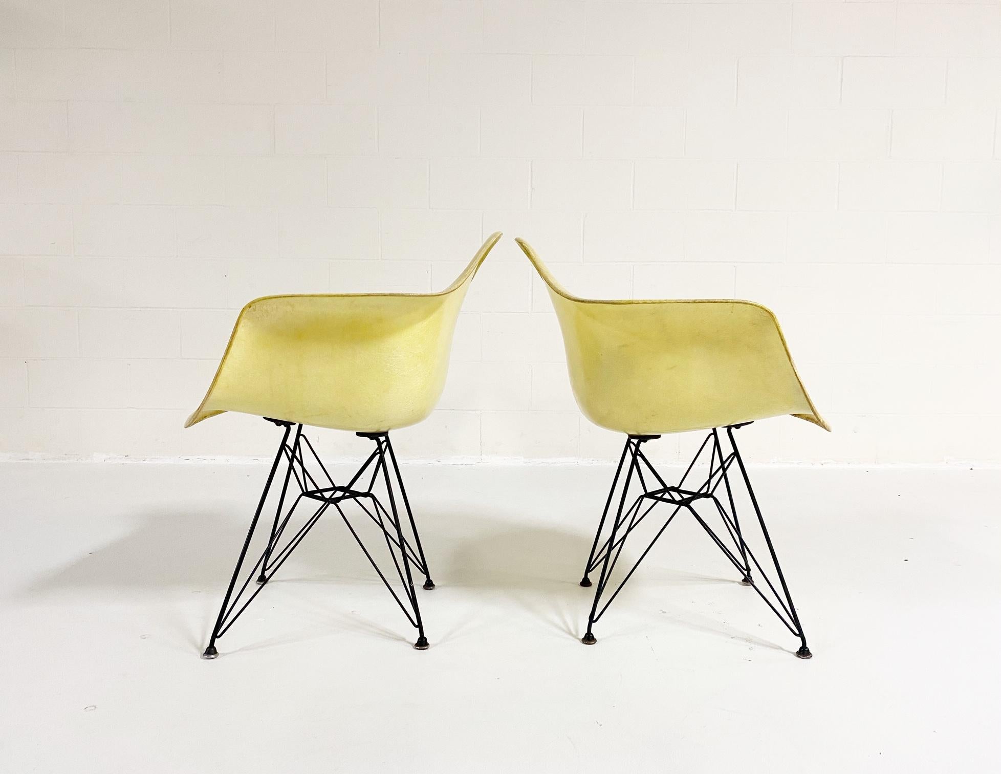 Charles und Ray Eames Dar-Stühle der 1. Generation, Paar (Moderne der Mitte des Jahrhunderts) im Angebot