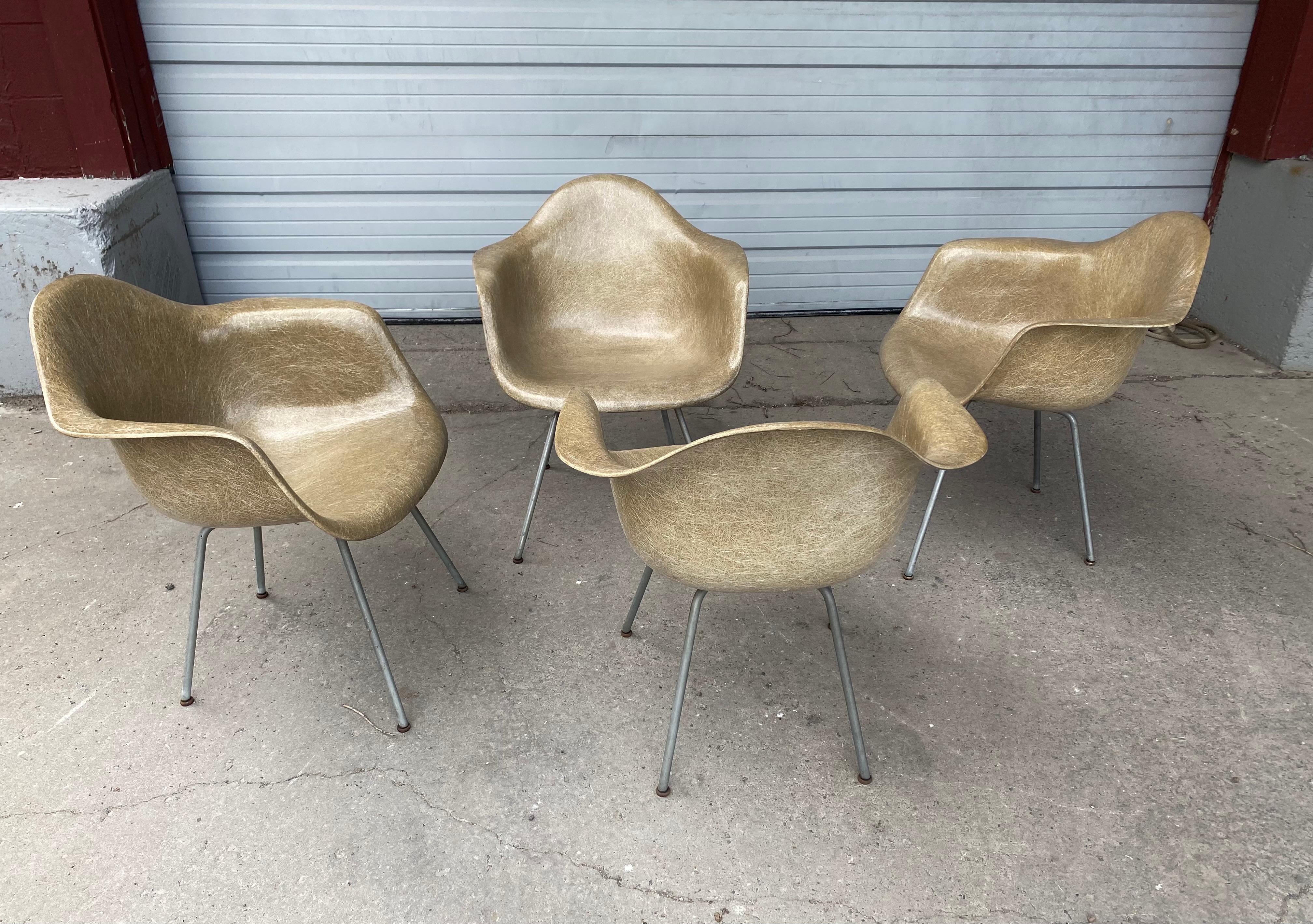 Rare, early set of 4 Charles and Ray Eames Fiberglass arm shell chairs, extremely rare 