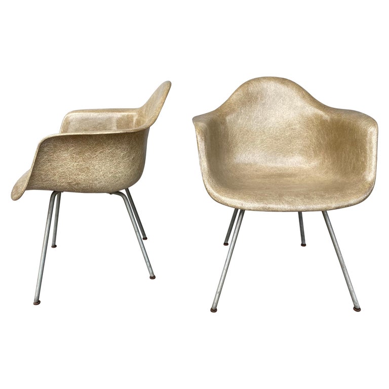 Eames Shell Chairs With Recycled Plastic >>FUTUREVVORLD