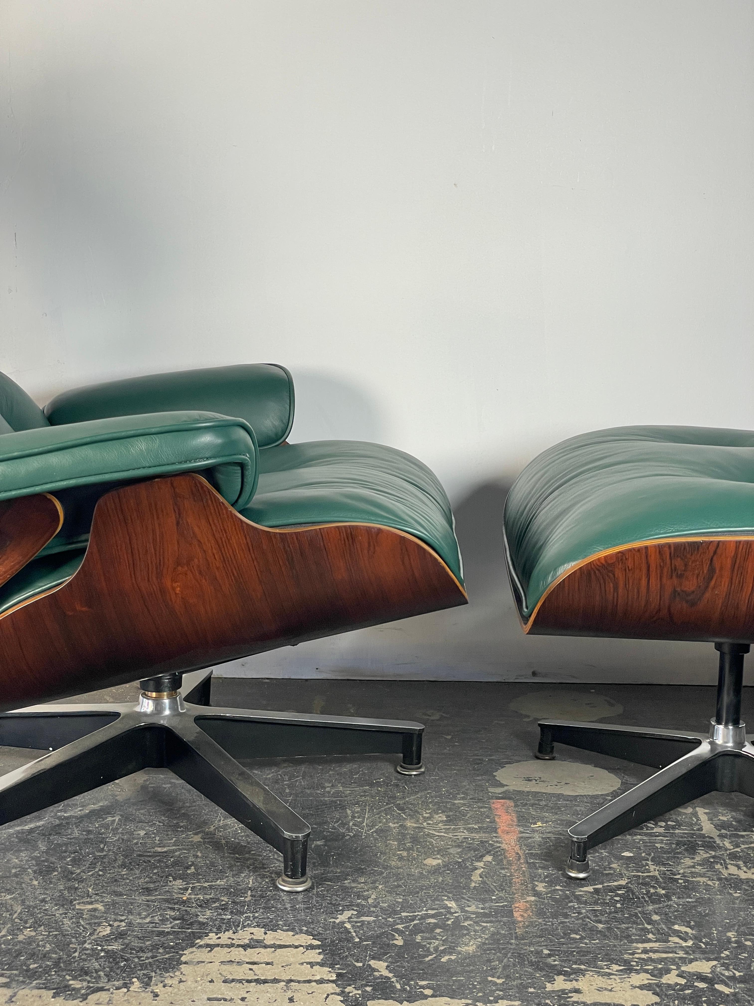 Mid-20th Century 1st Generation Eames Lounge Chair and Ottoman in Hunter Green and Rosewood