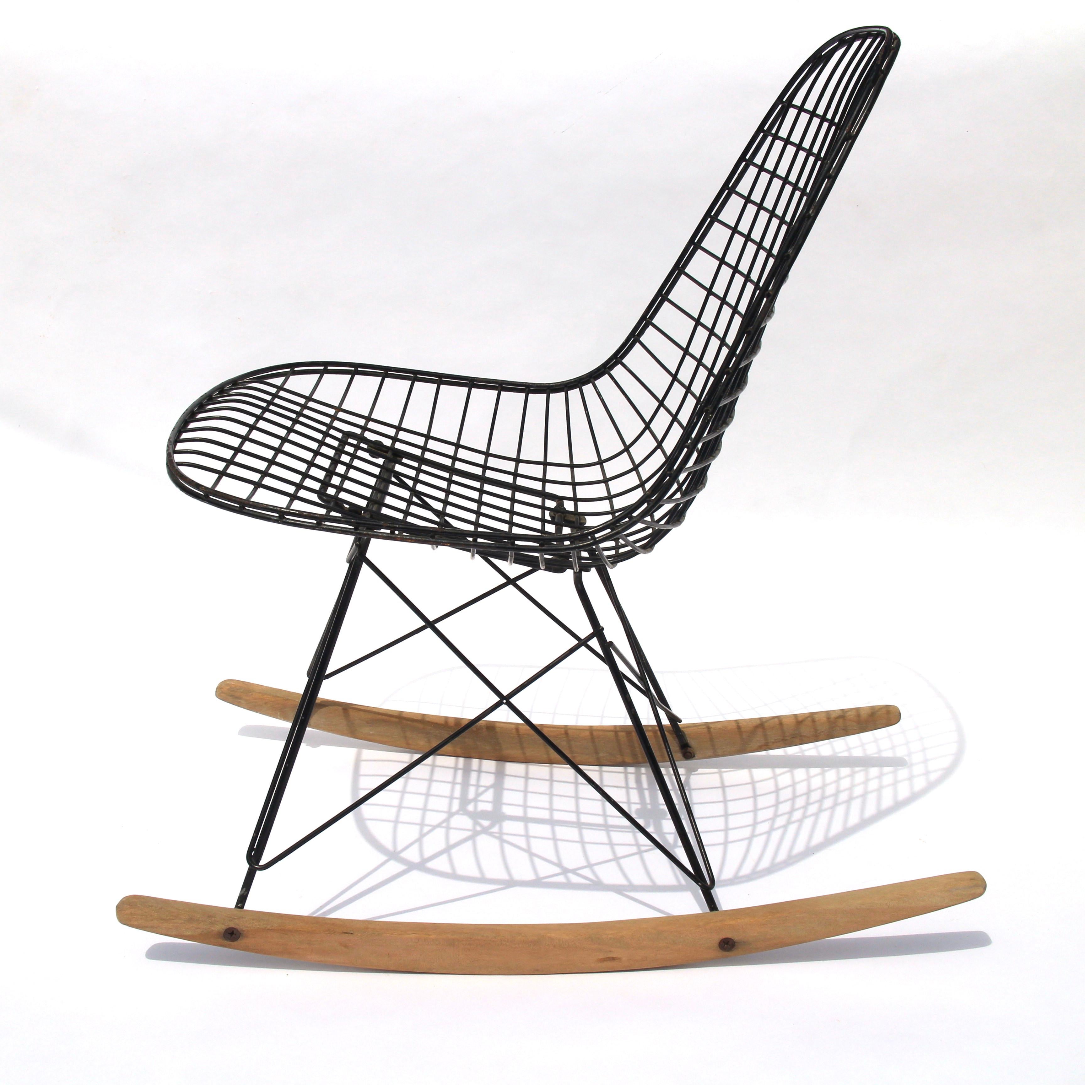 1a Generación de mecedoras Eames RKR Wire Mesh de Herman Miller 1951 Estadounidense en venta