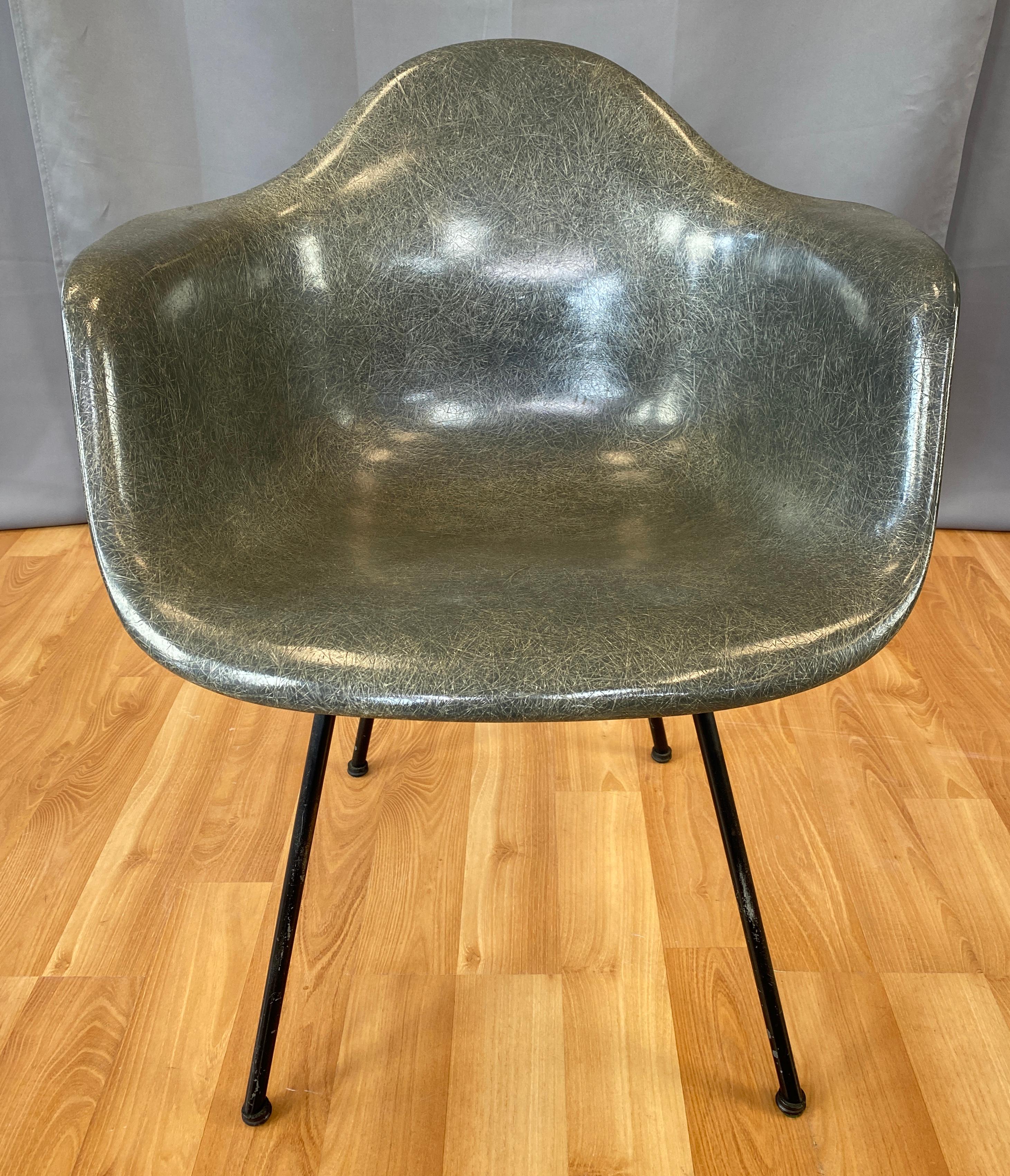 Mid-Century Modern 1st Generation Zenith Plastic Rope Edge Chair, Charles Eames for Herman Miller B