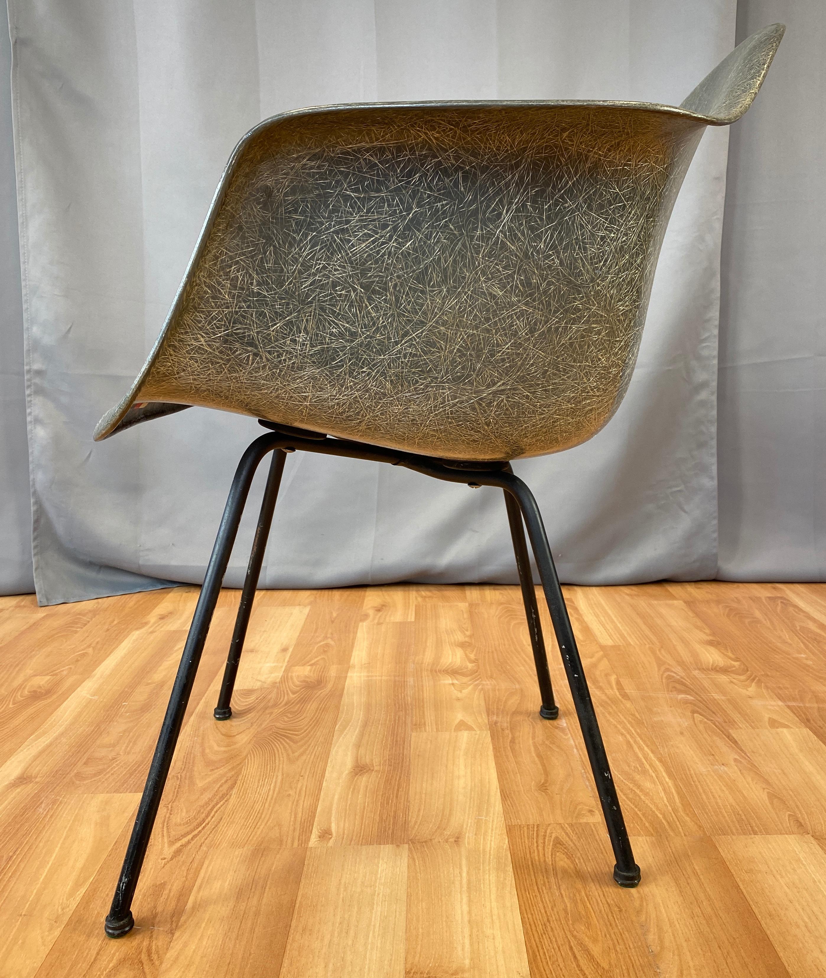 American 1st Generation Zenith Plastic Rope Edge Chair, Charles Eames for Herman Miller B