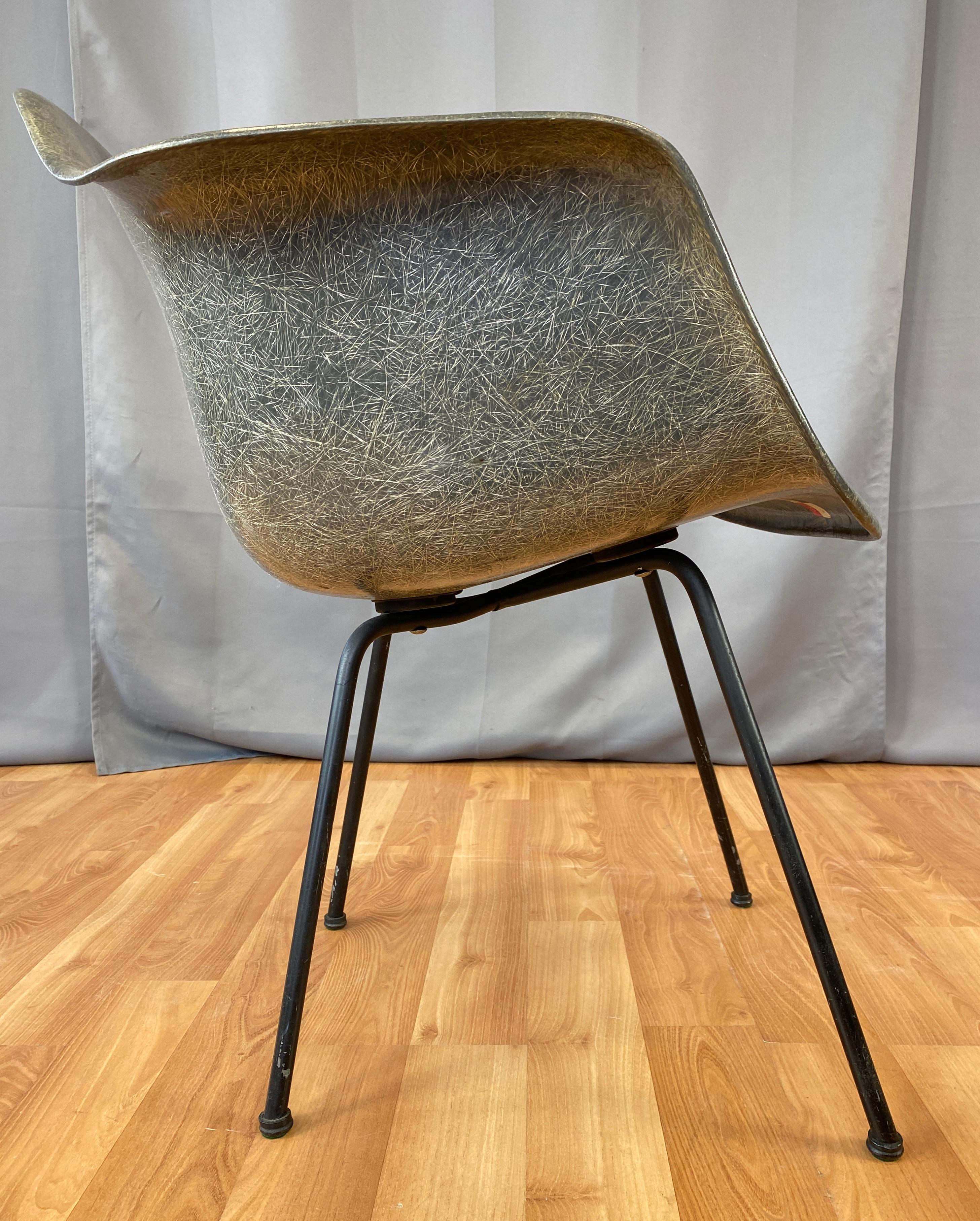 Mid-20th Century 1st Generation Zenith Plastic Rope Edge Chair, Charles Eames for Herman Miller B