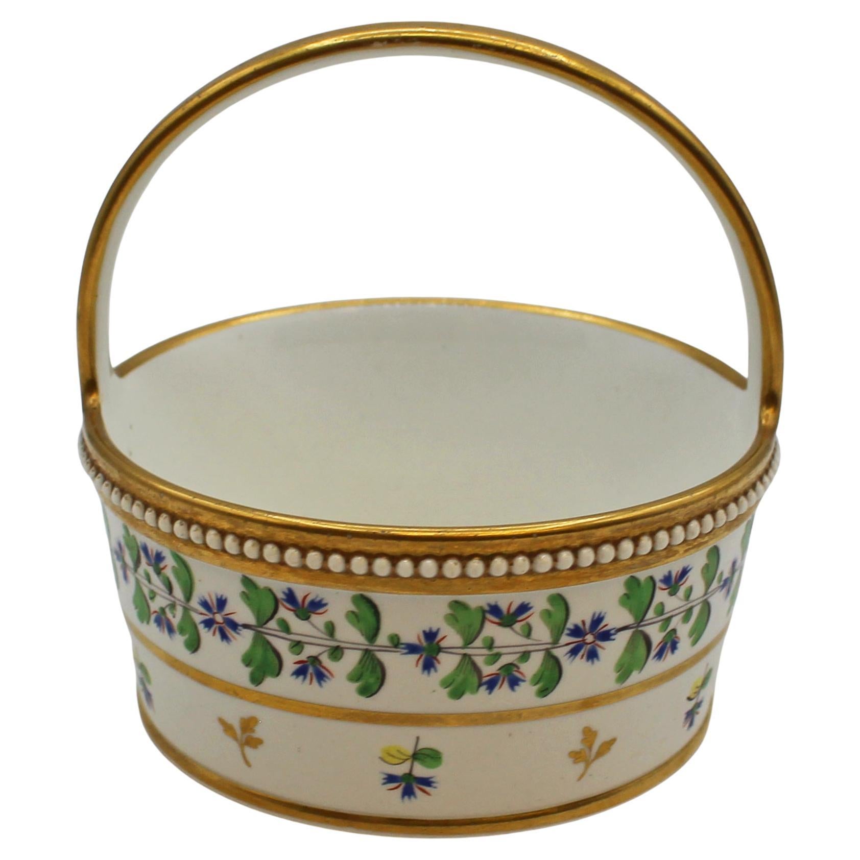 Cestino con manico in porcellana d'osso inglese del primo quarto del XIX secolo in vendita