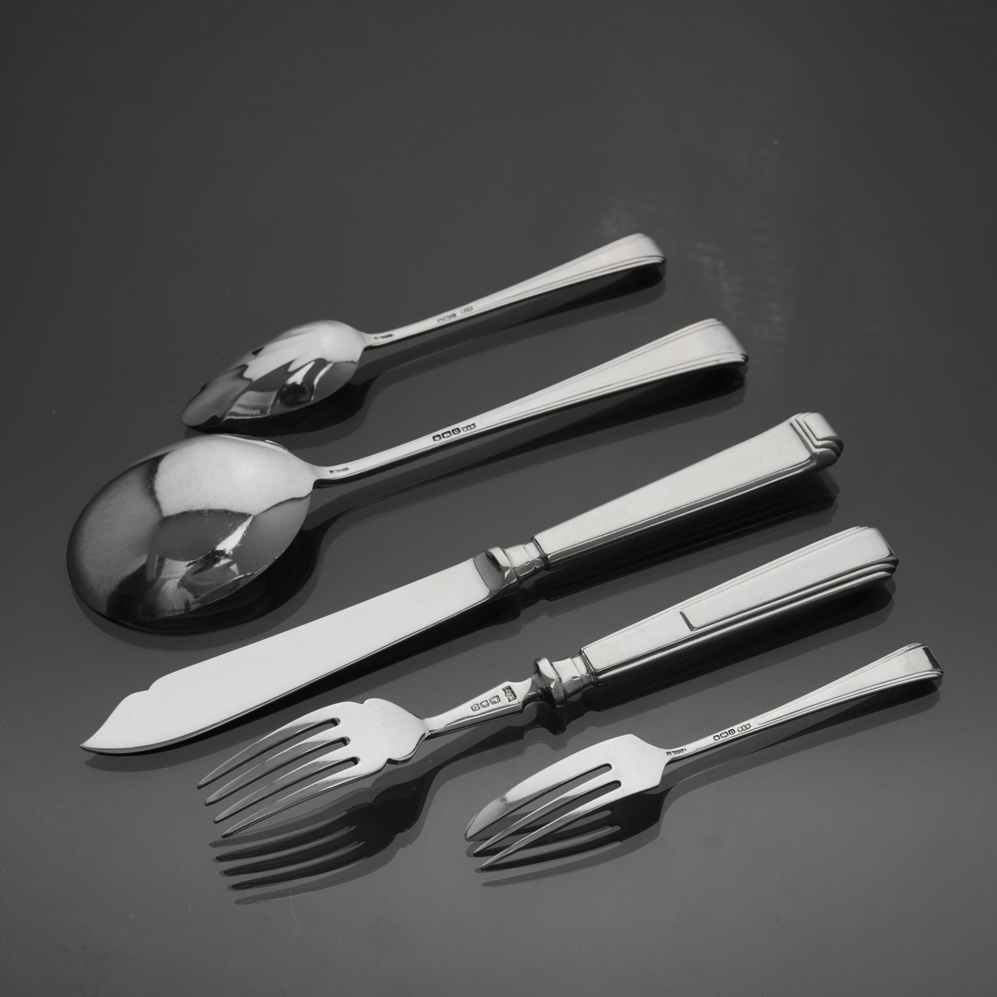 20th Century Set of Art Deco style Tudor pattern silver cutlery for 12 For Sale