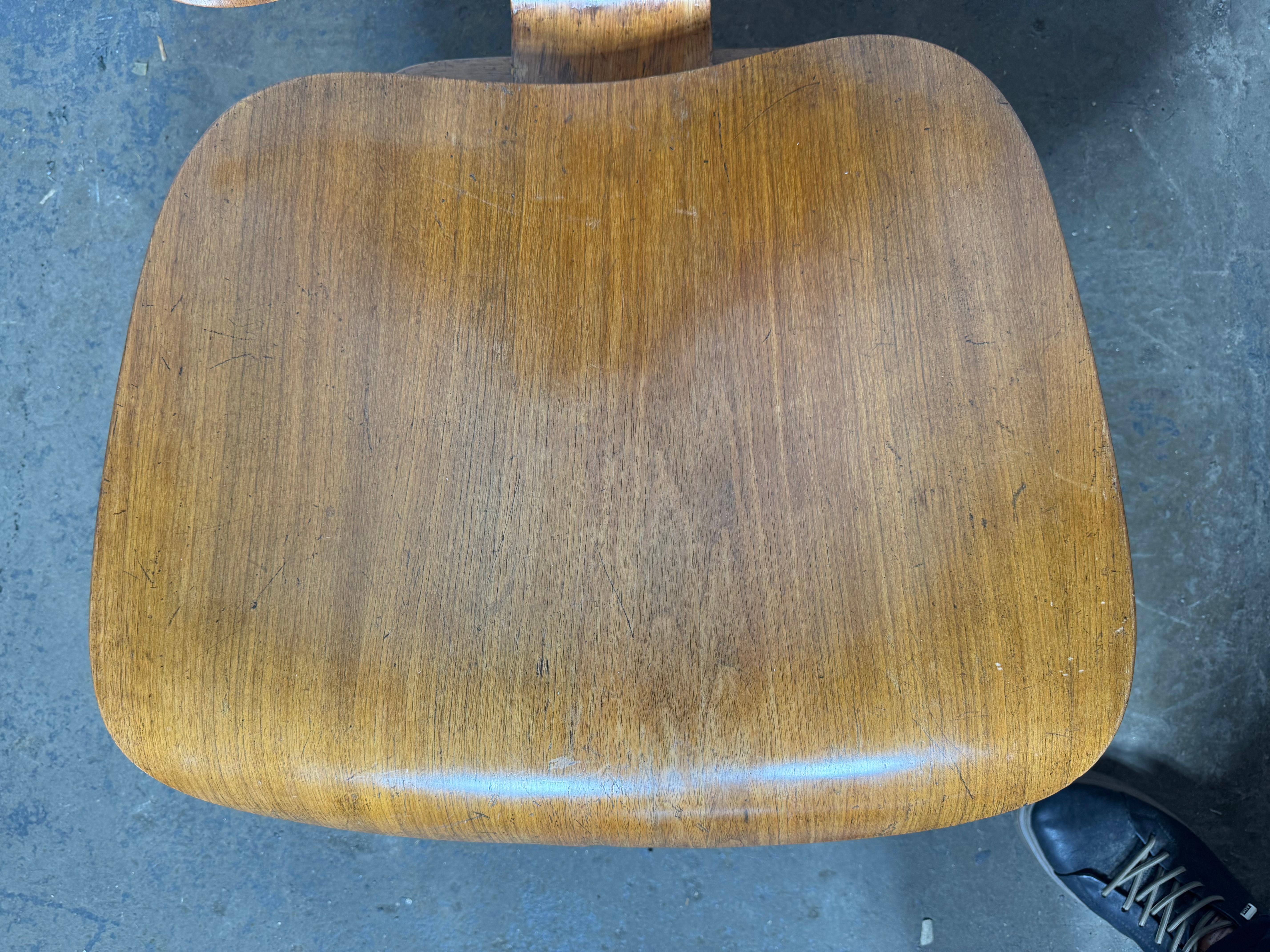 1st Year Production Charles Eames L C W 'Lounge Chair' Earliest Label (RED CROSS For Sale 4