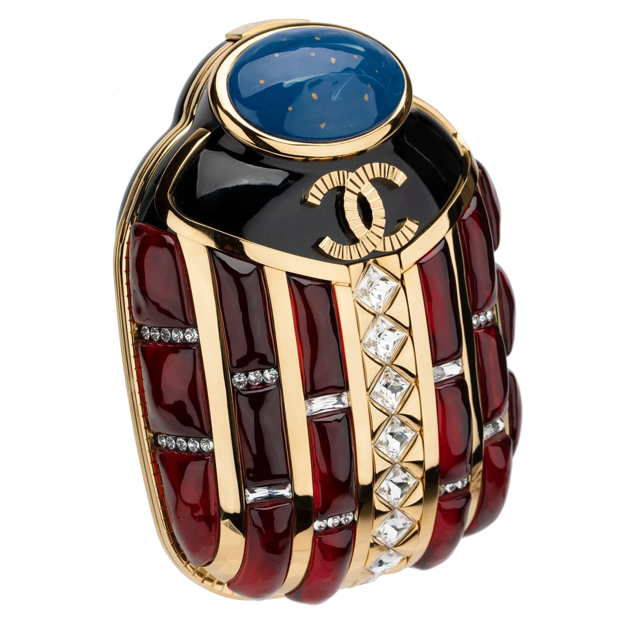1stdibs Exclusive Chanel Scarab Minaudière Pre-Fall Métiers d’Art 2019 In Excellent Condition For Sale In Sydney, New South Wales