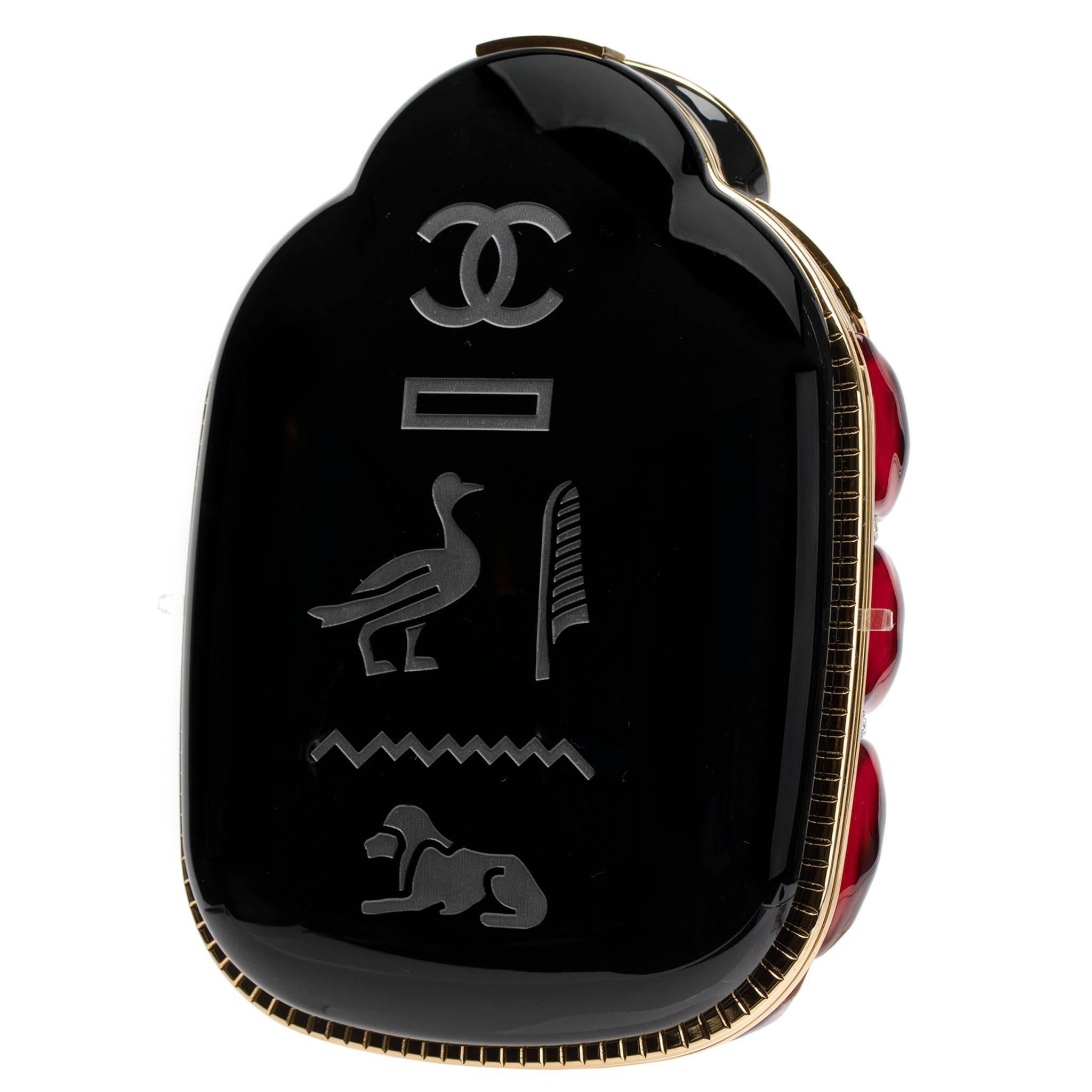 1stdibs Exclusive Chanel Scarab Minaudière Pre-Fall Métiers d’Art 2019 For Sale 1
