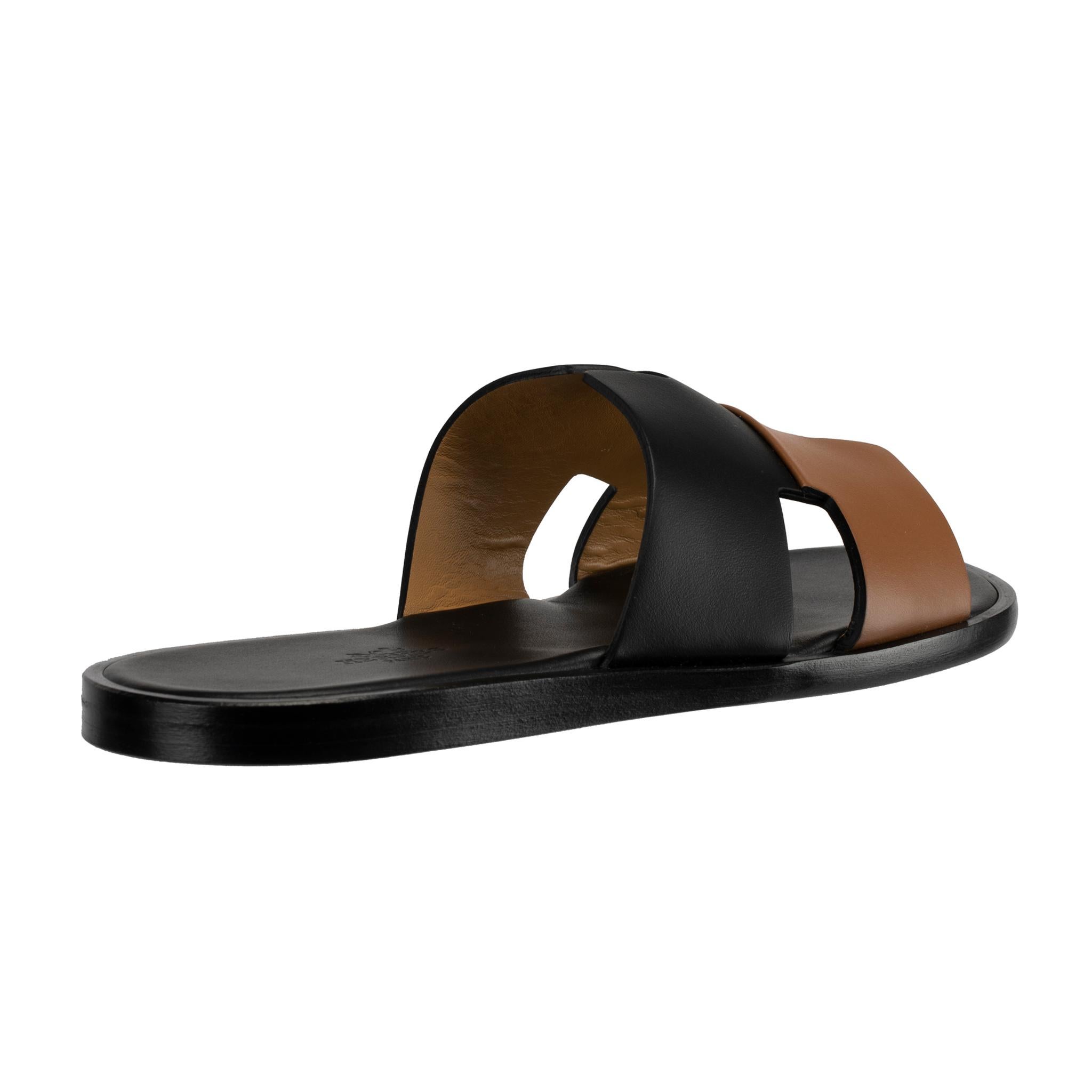 1stdibs Exclusive Hermes Izmir Sandal Gold and Black 41 FR In New Condition In Sydney, New South Wales