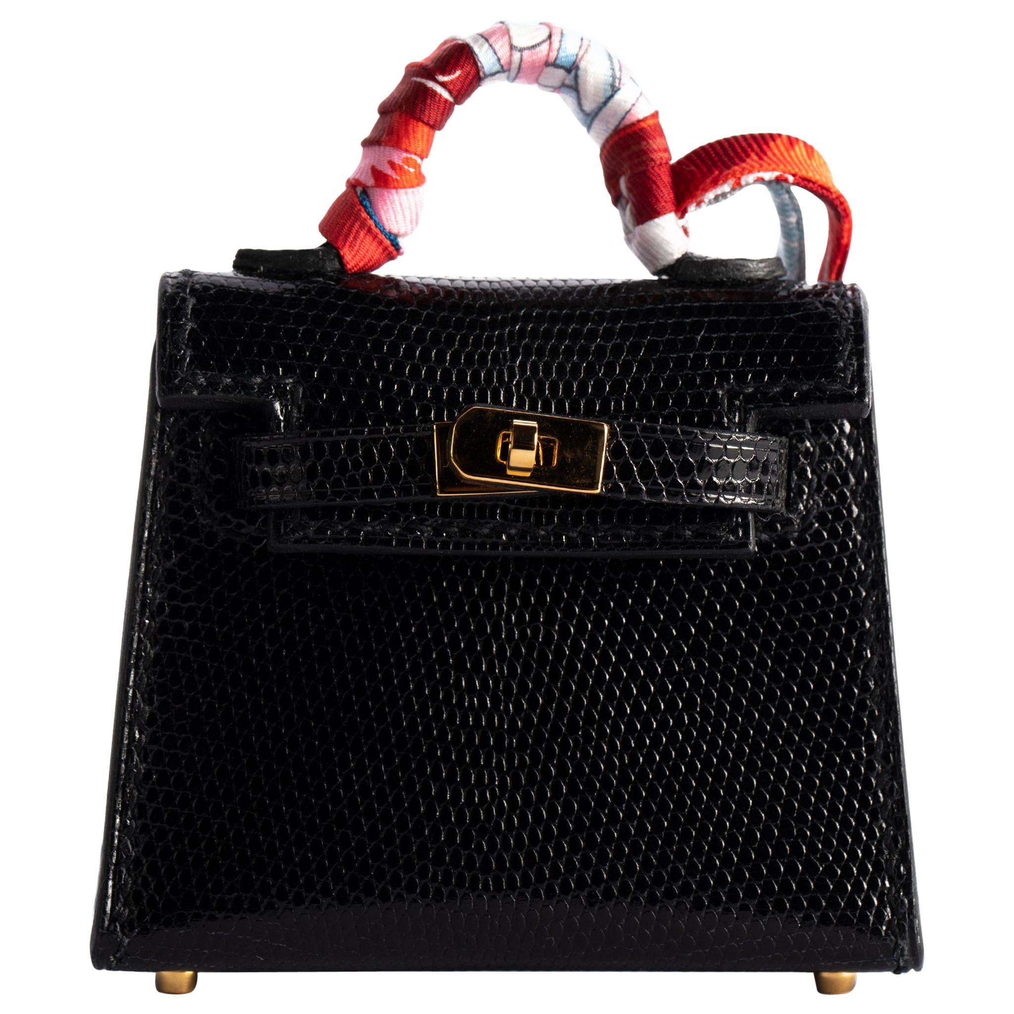 1stdibs Exclusive Hermès Kelly Charm Black Lizard Gold Hardware For Sale