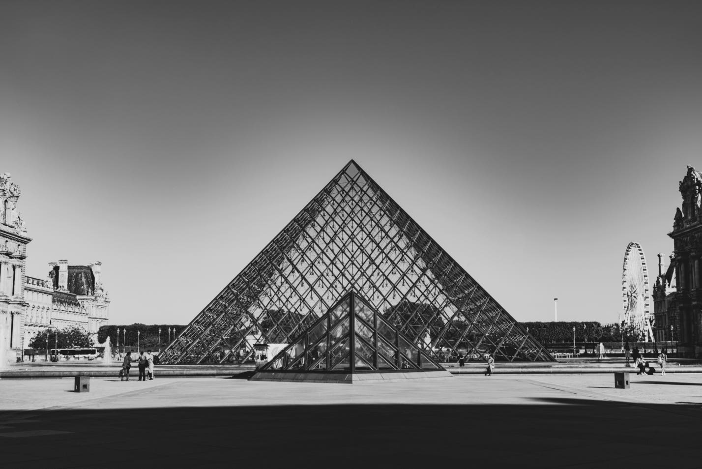 Louvre Museum Light Edition