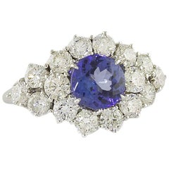 2, 08 carat Tanzanite 3, 13 carat Diamonds Fashion White Ring