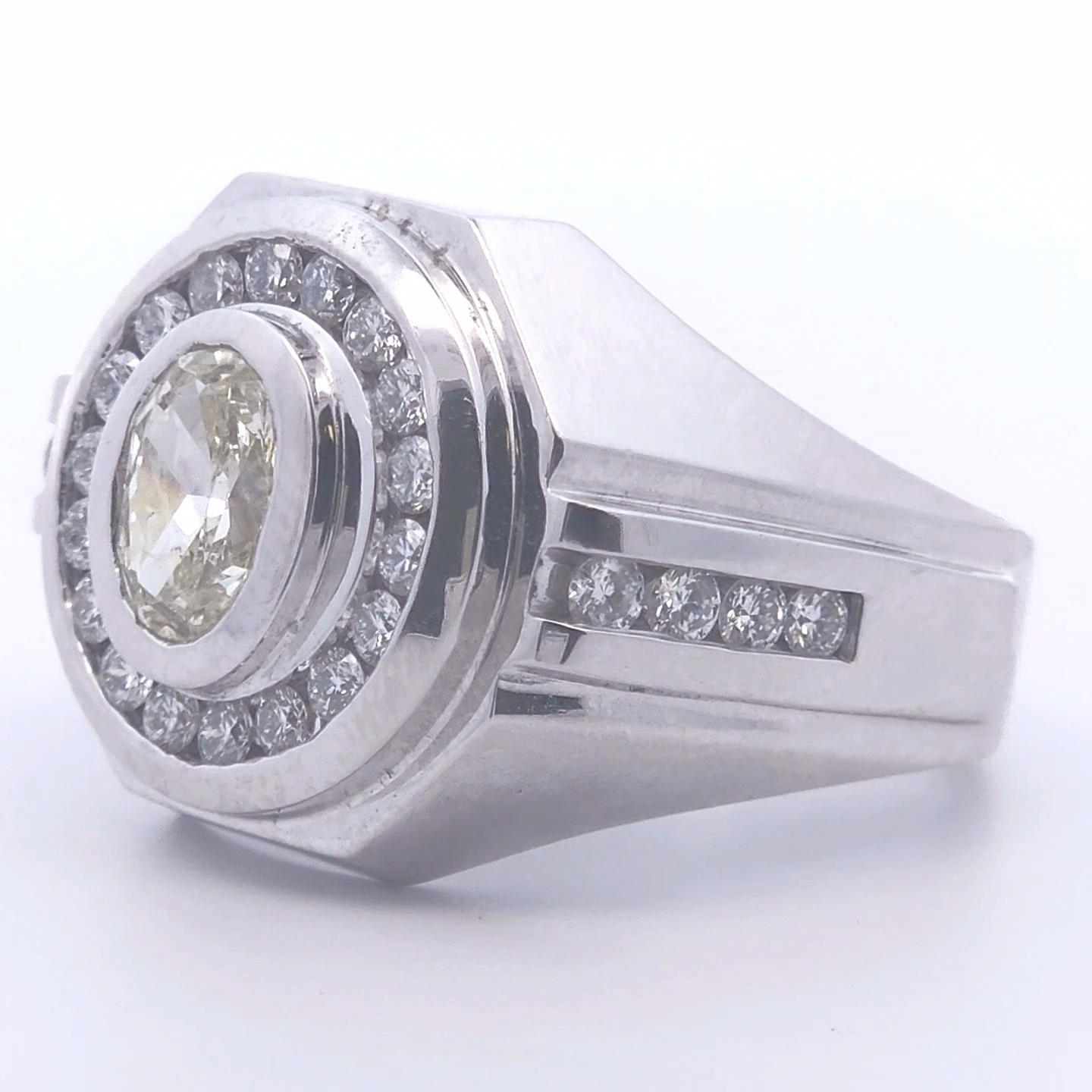 2 1/5 Karat runder und ovaler Diamant Herrenring aus 14k Gold für Damen oder Herren im Angebot