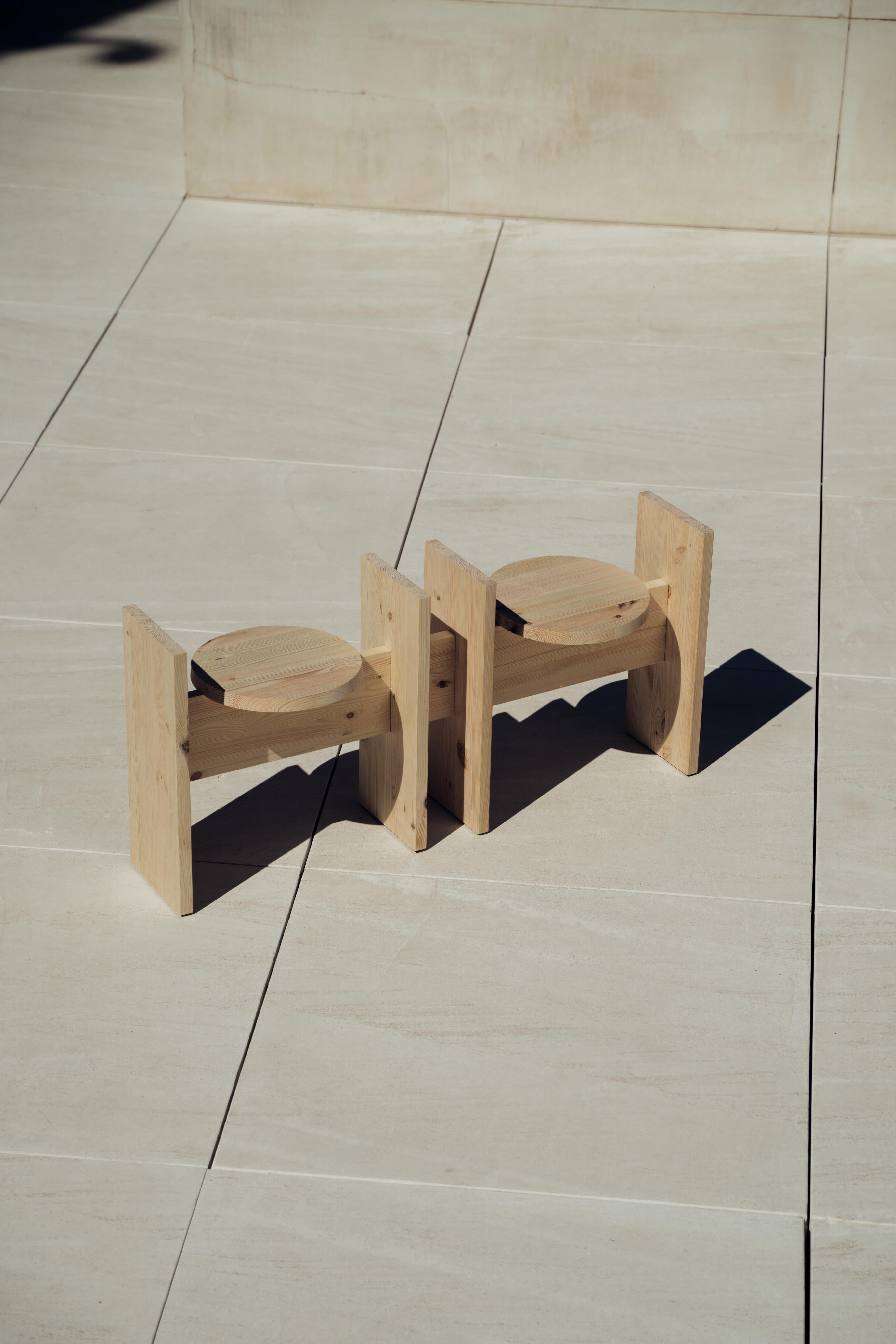 Banc 2/1 de Marta Ayala Herrera
Dimensions : D 35 x L 120 x H 55 cm.
MATERIAL : Pin/épicéa.

Cette pièce peut être personnalisée dans différentes options de bois et de couleurs. Les prix peuvent varier. Veuillez nous contacter.

2/1 est une pièce
