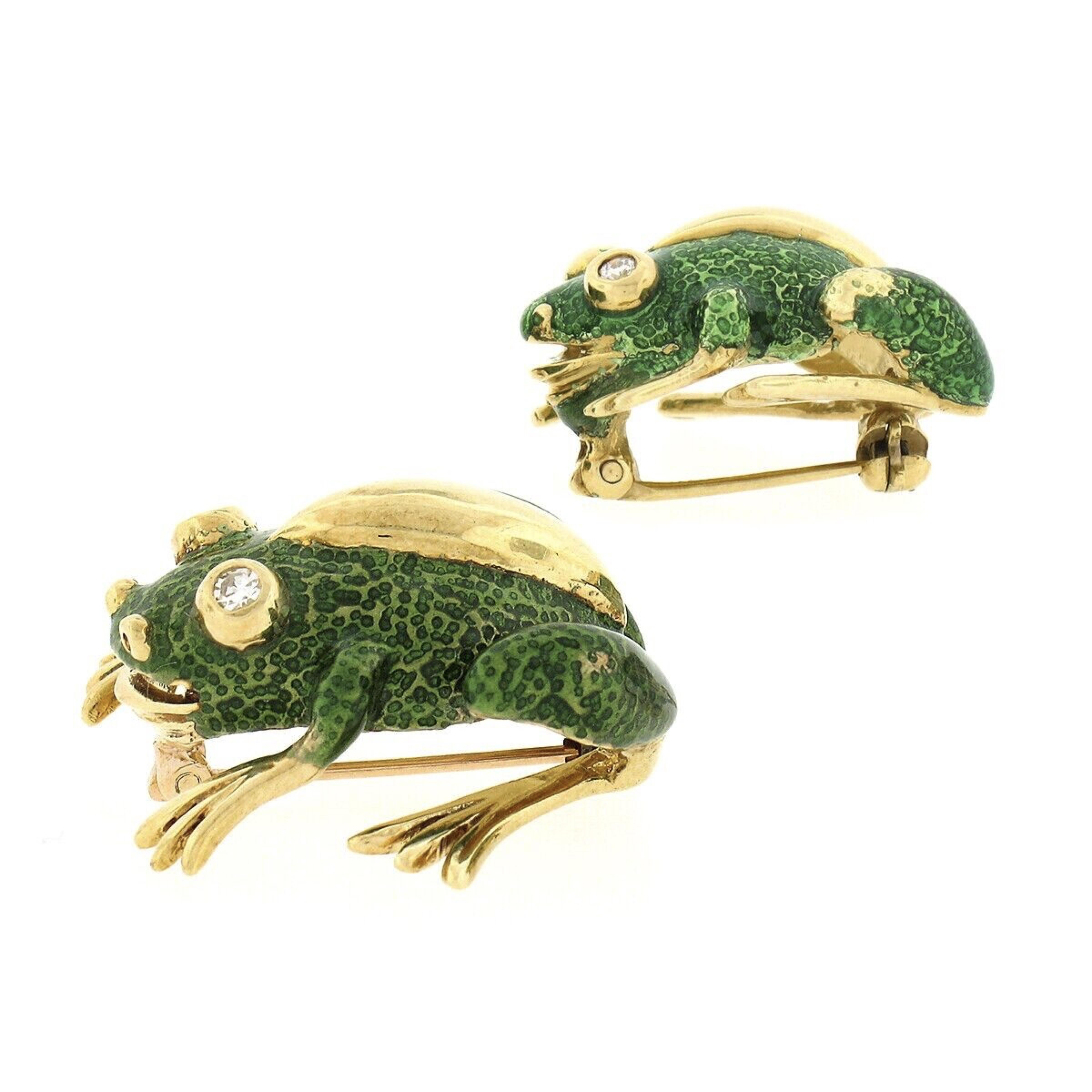 (2) 18k Gold Pair Of Textured Green Enamel Mother & Baby Frog Diamond Pin Brooch In Good Condition For Sale In Montclair, NJ