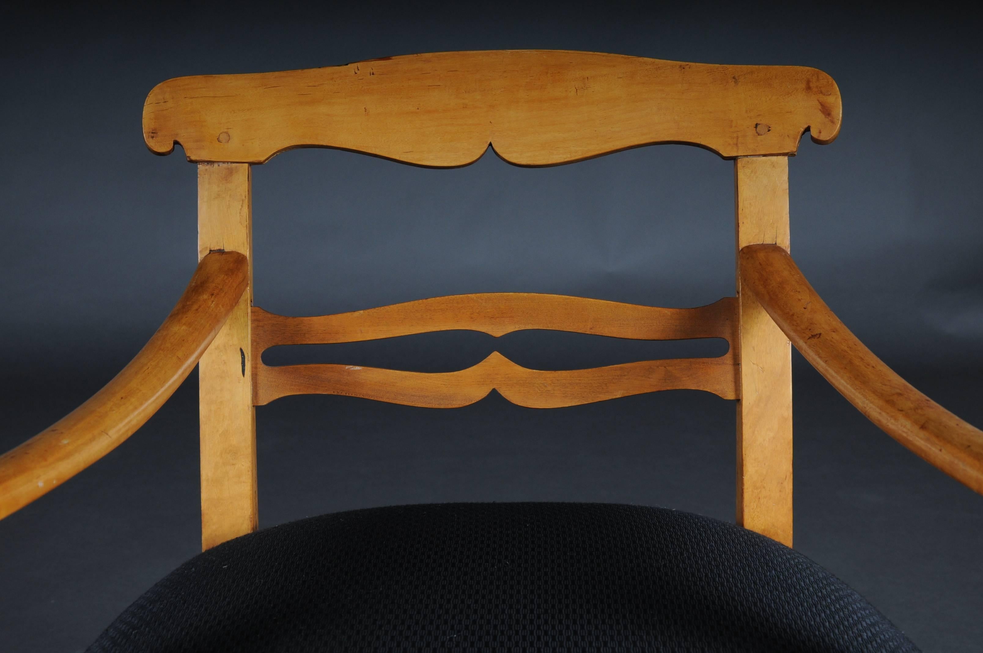 Zwei Biedermeier-Sessel aus massivem Birkenholz aus dem 19. Jahrhundert im Angebot 4