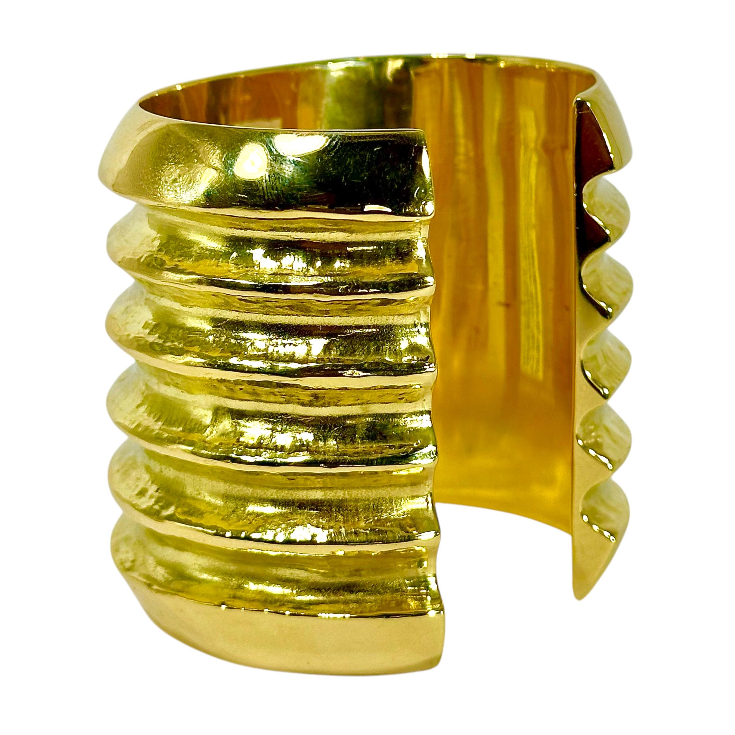 2 3/8 Inches Wide Vintage 18K Yellow Gold Cuff Bracelet with Open Back For Sale 1