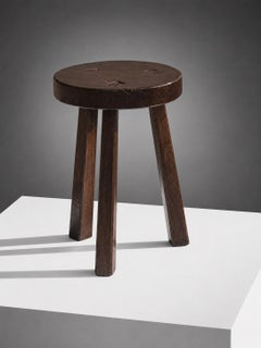 2/5 Tabouret ou table d'appoint « BRUTALISTE » au style rustique-moderne, à trois pieds, France, 1950