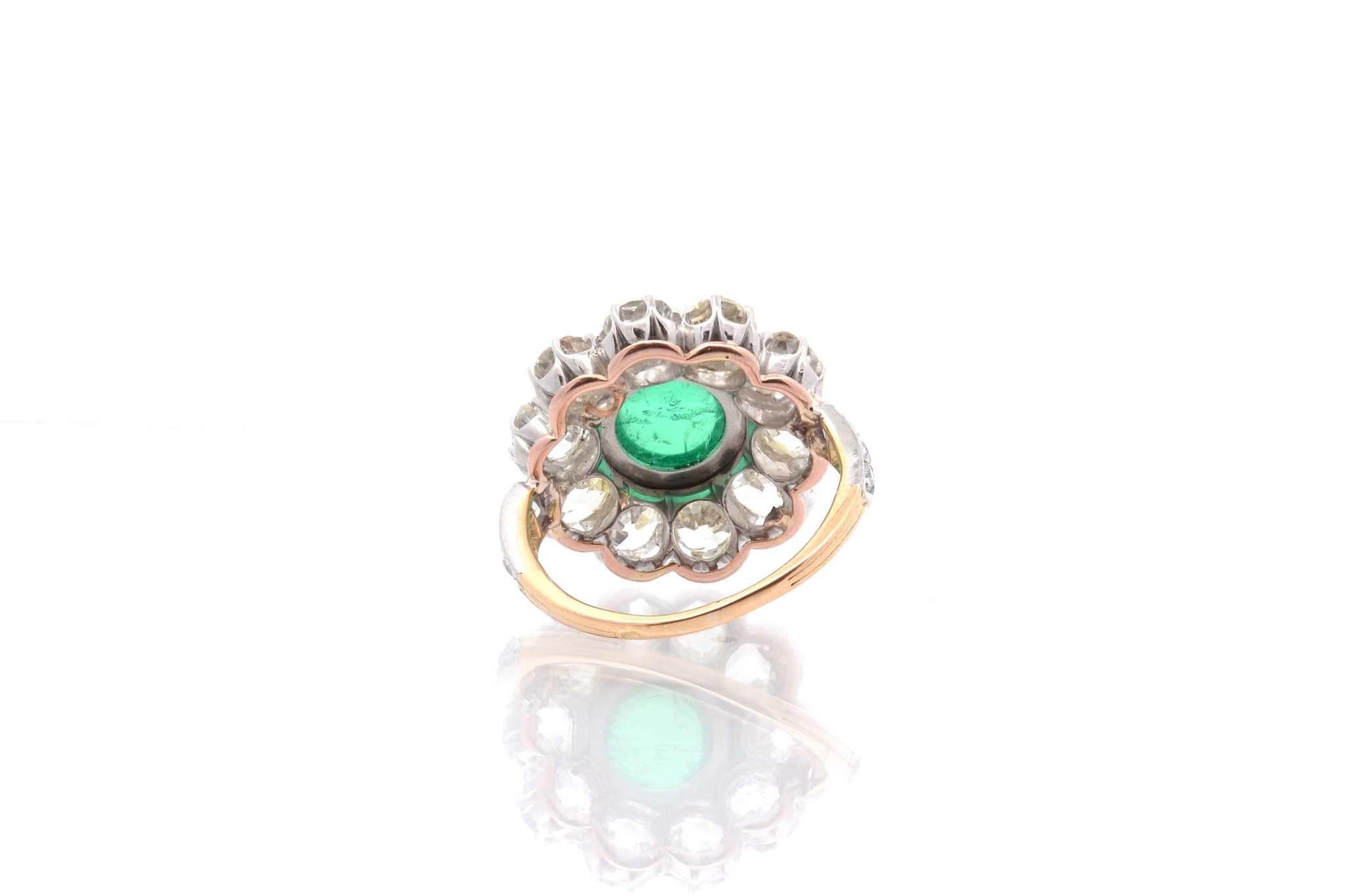 Women's or Men's 2, 94 Carats cabochon emerald ring with diamonds For Sale