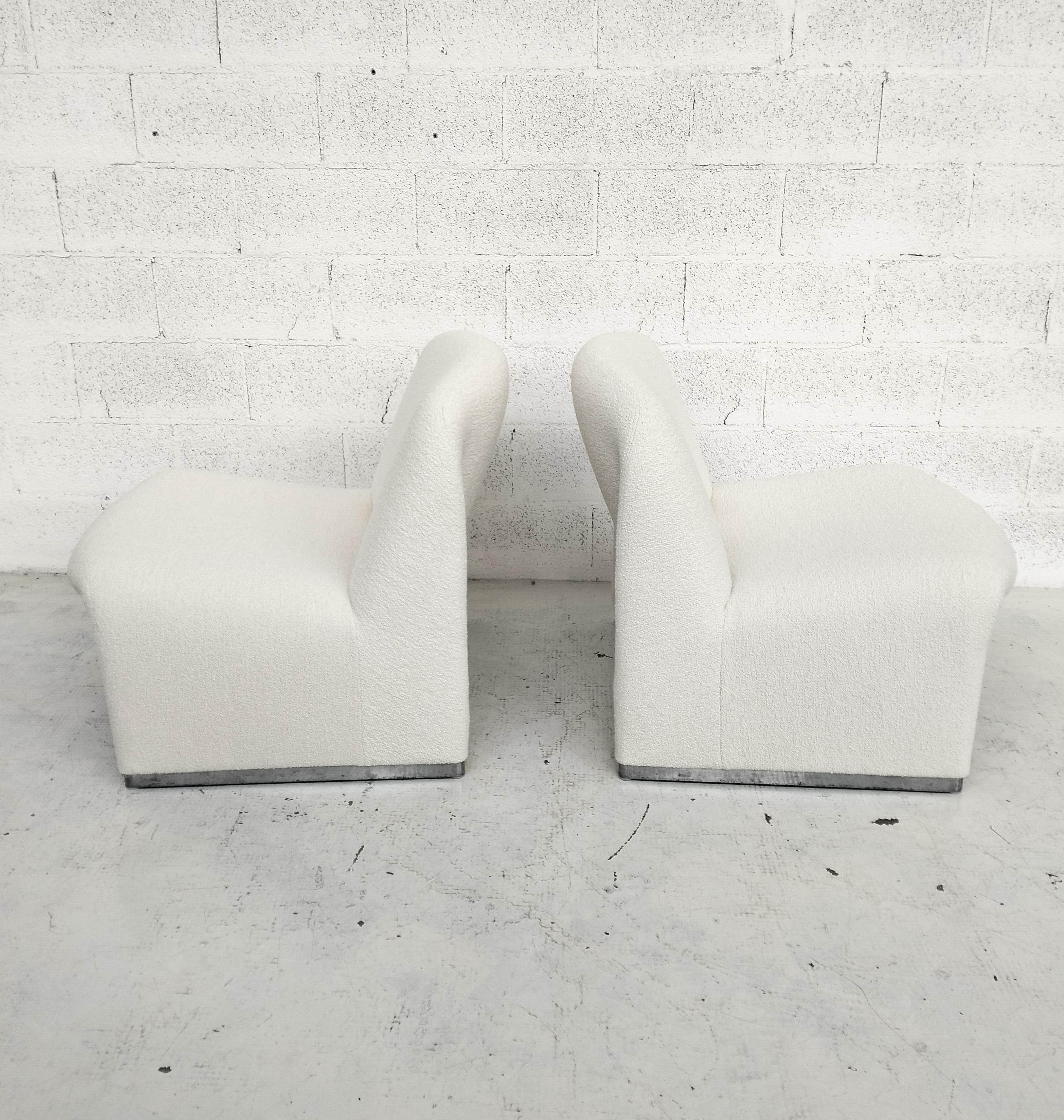 Metal 2 Alky chairs renewed white bouclè Giancarlo Piretti for Anonima Castelli  70s For Sale
