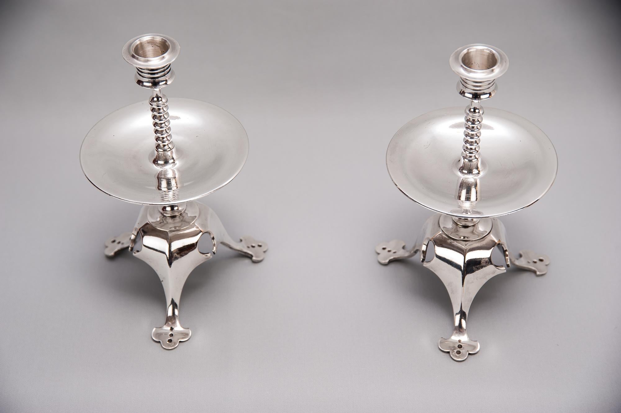 2 Historische Kerzenhalter aus Alpaka, ca. 1890er Jahre im Zustand „Gut“ im Angebot in Wien, AT