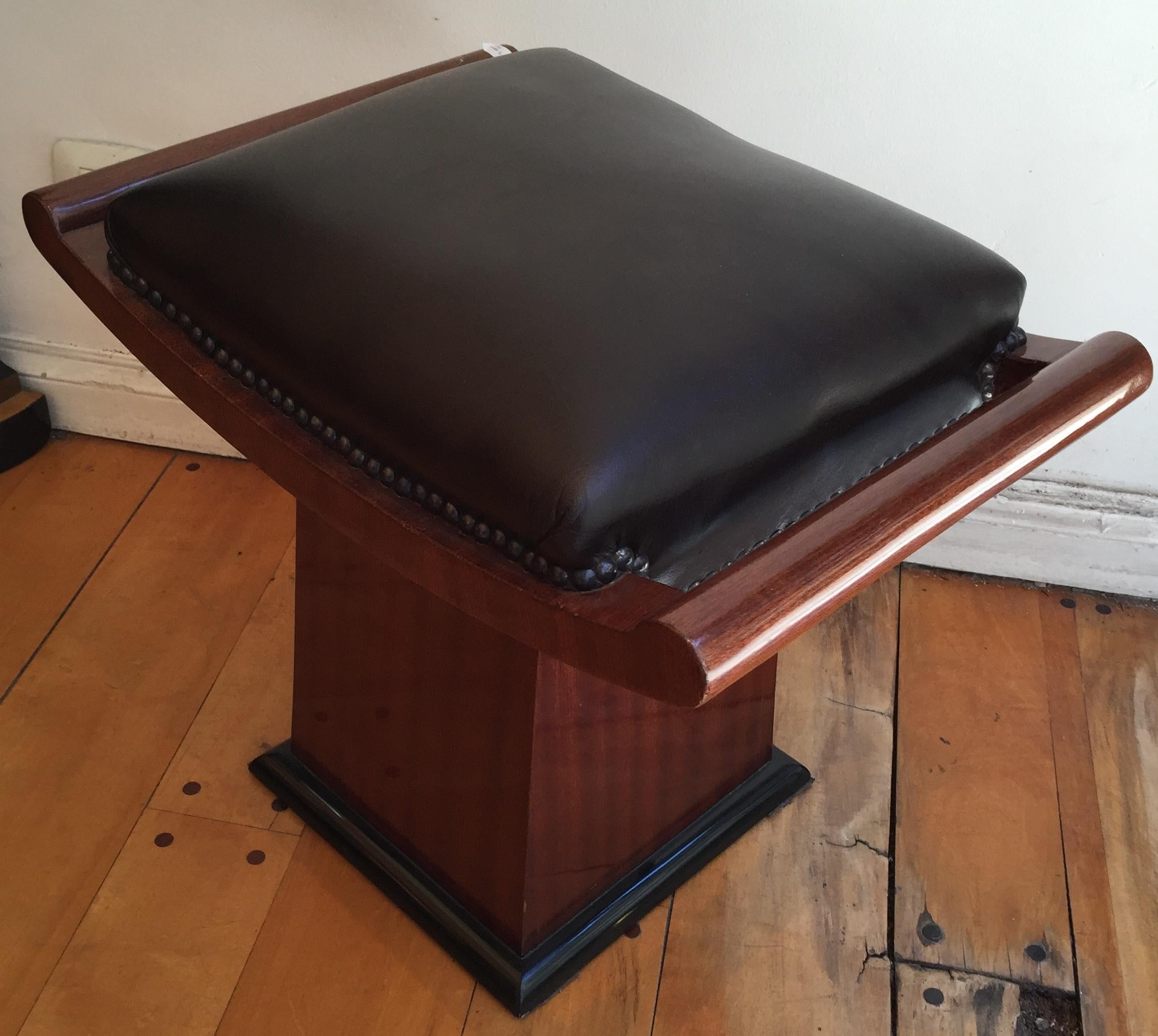 2 stools Art Deco

 Material: leather and wood 
You want to live in the golden years, this is the stool that your project needs.
We have specialized in the sale of Art Deco and Art Nouveau styles since 1982.If you have any questions we are at your