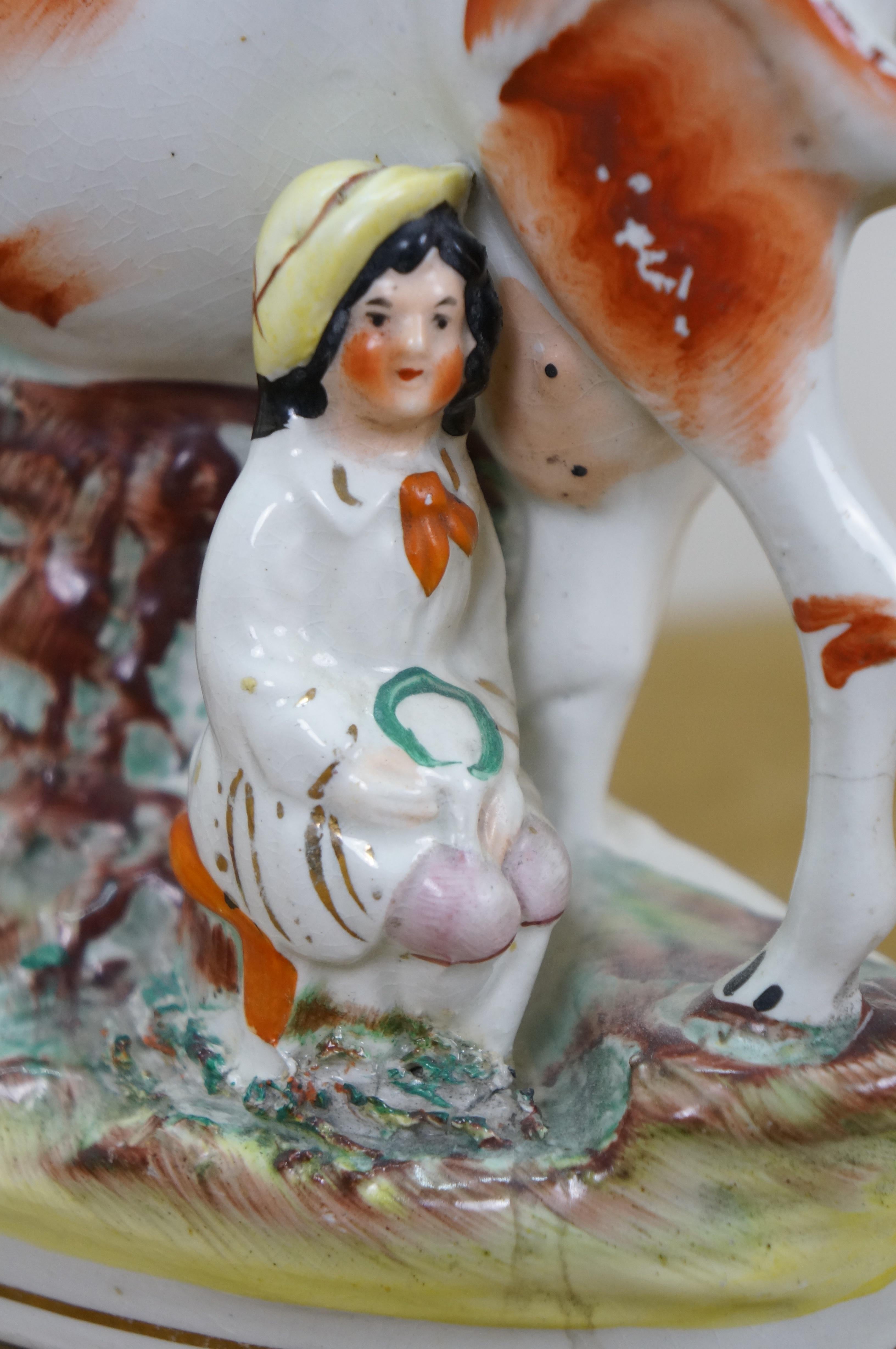 2 Paire de vases anciens en porcelaine à fond plat du Staffordshire du 19e C. Vache laitière renversée en vente 6