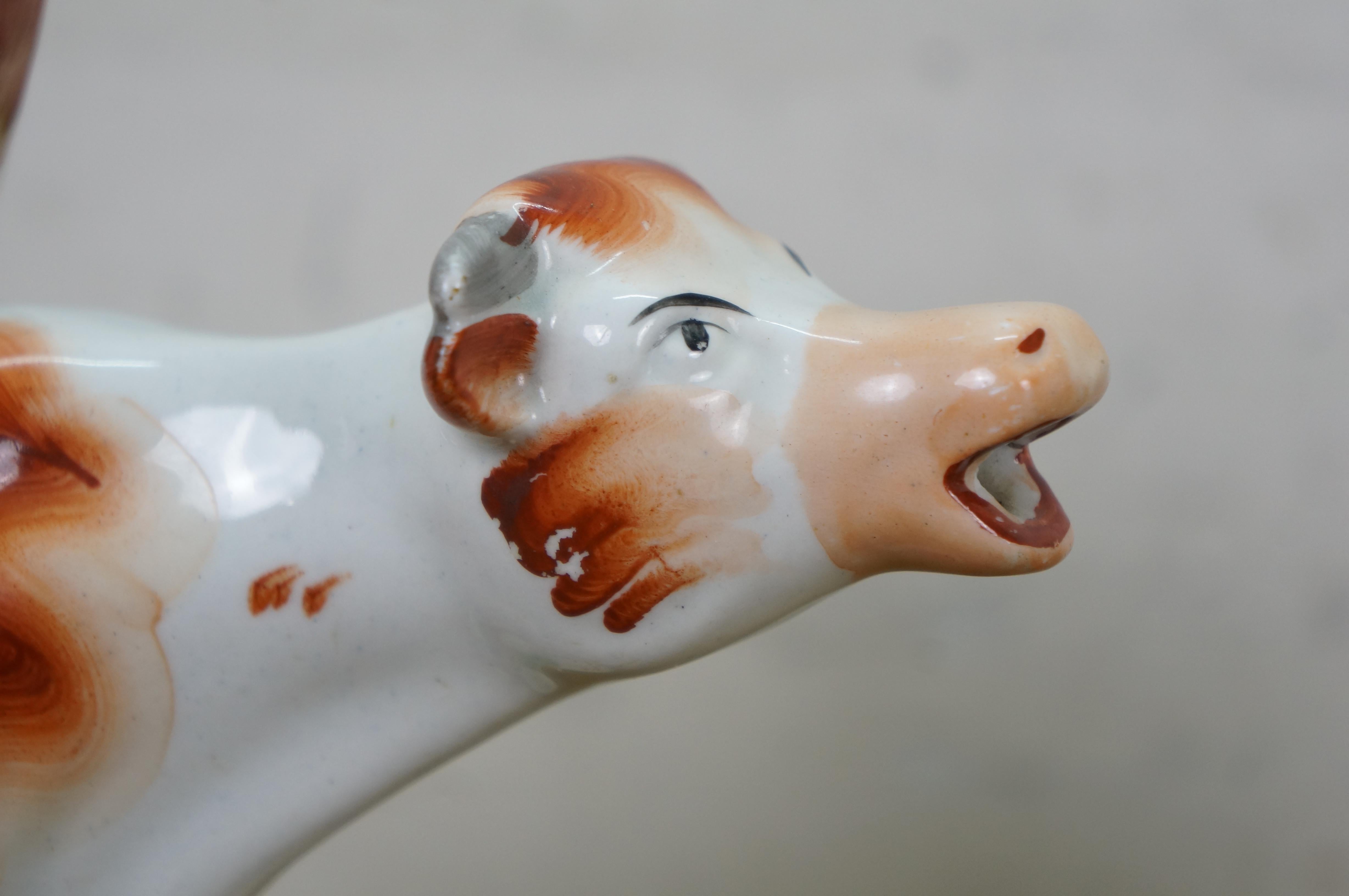 2 Paire de vases anciens en porcelaine à fond plat du Staffordshire du 19e C. Vache laitière renversée en vente 7