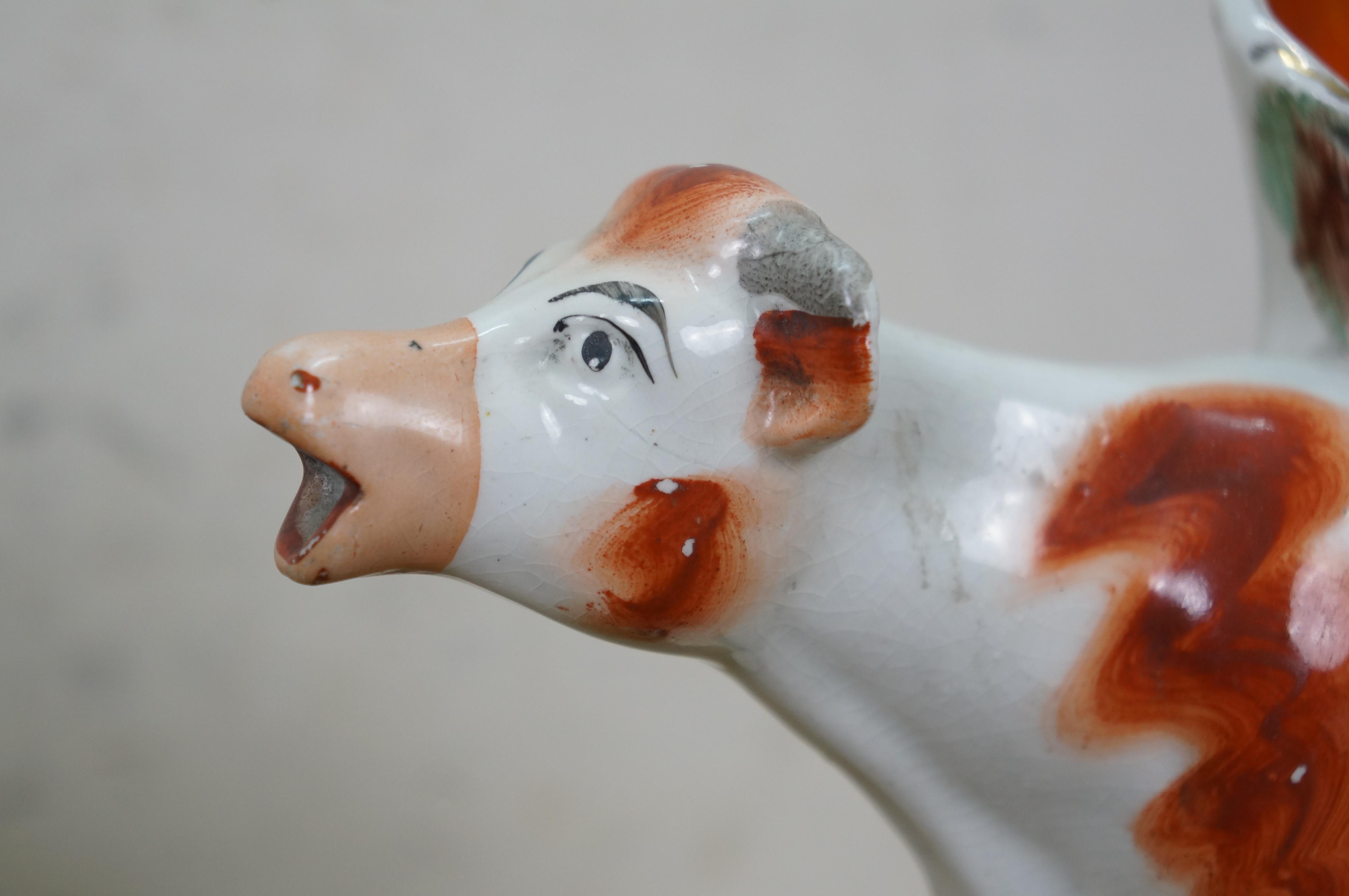 2 Paire de vases anciens en porcelaine à fond plat du Staffordshire du 19e C. Vache laitière renversée en vente 8