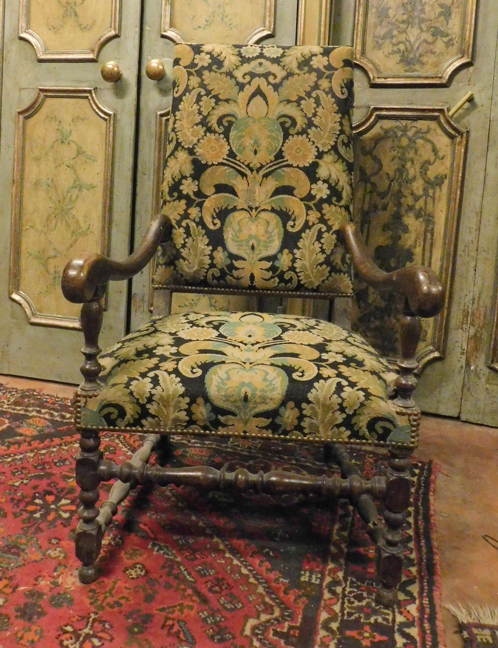 2 Antique Armchairs, Set in Walnut, Original Fabric, Louis XIV Spool, 1600 Italy In Good Condition For Sale In Cuneo, Italy (CN)