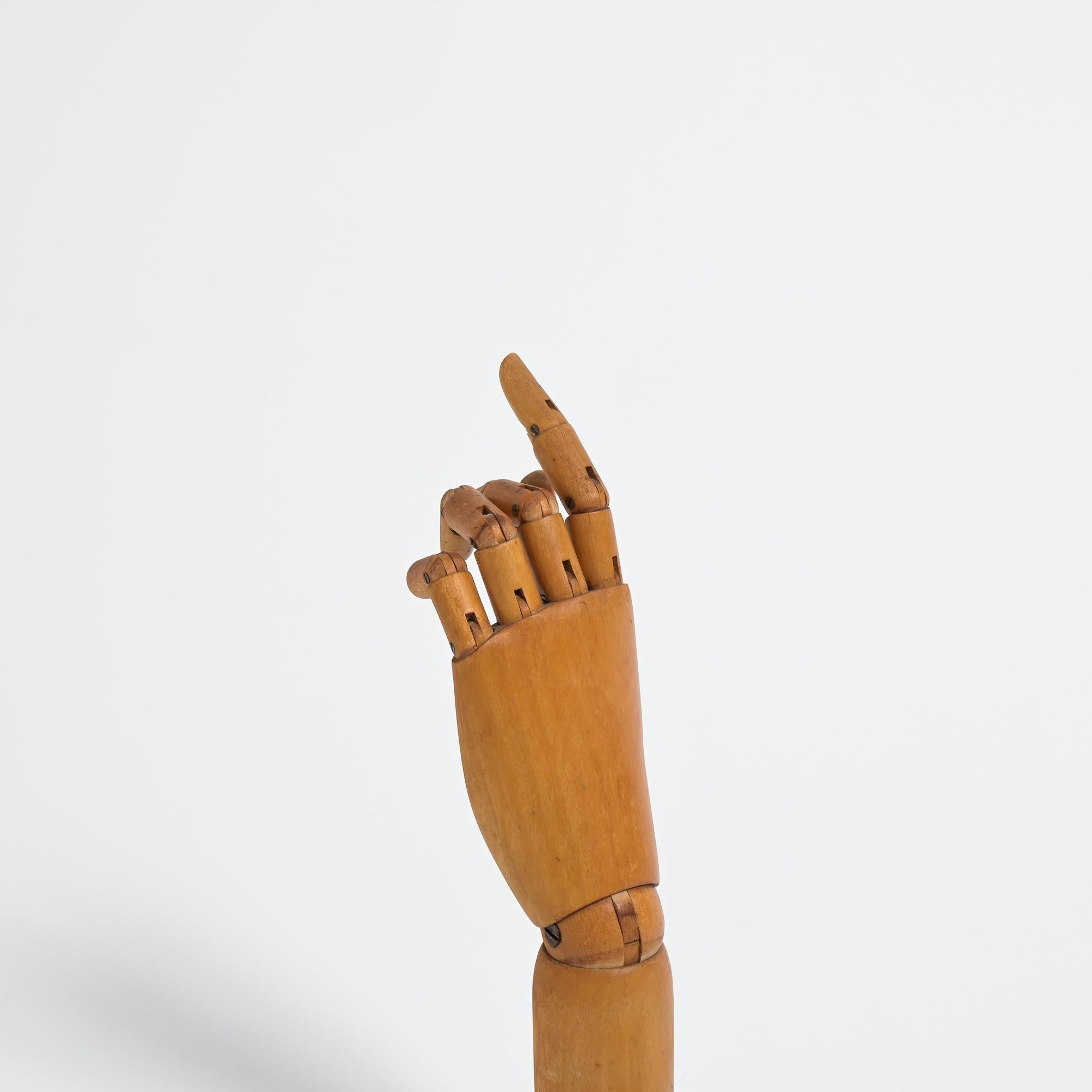 2 antiche mani articolate in legno da esposizione in vendita 4