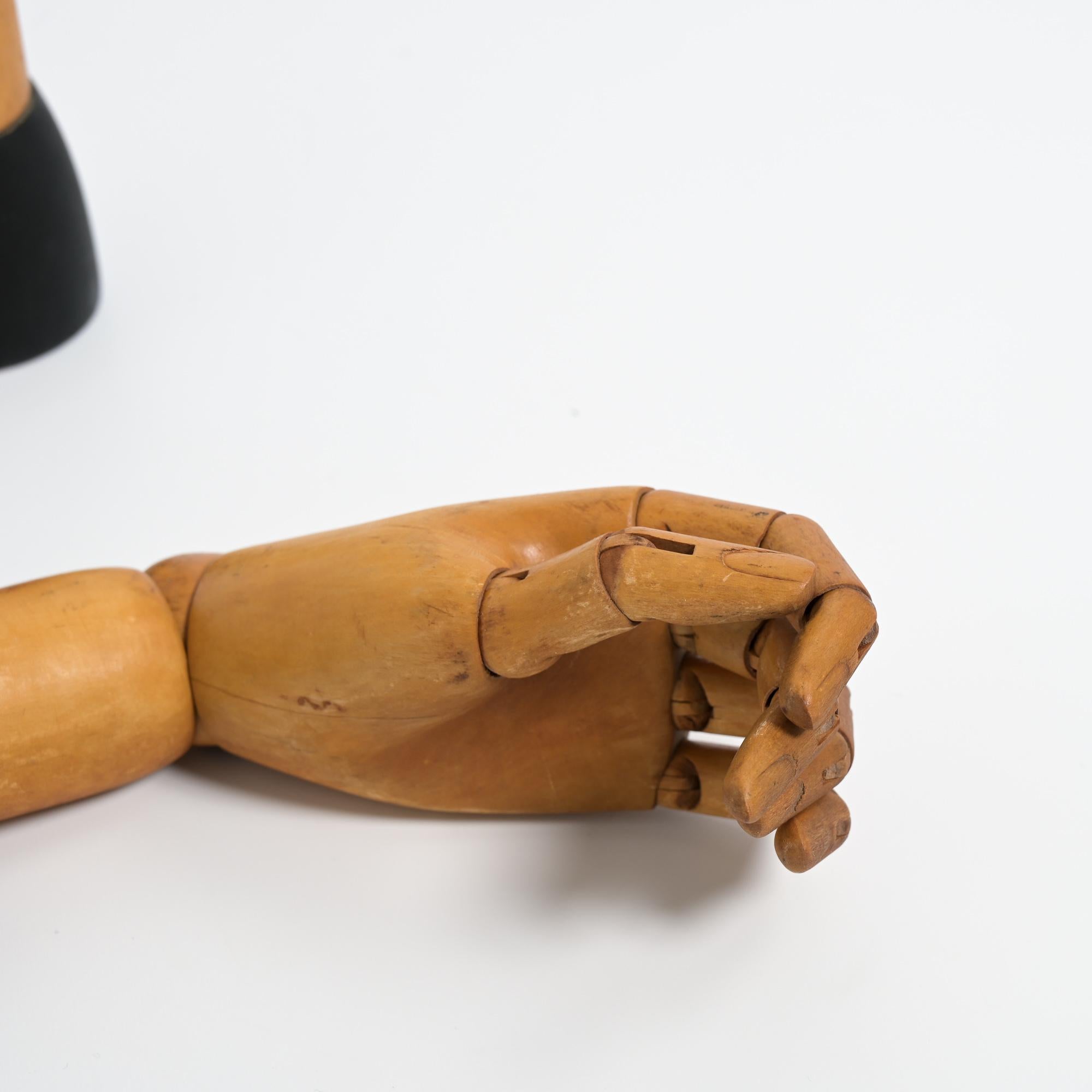 2 antiche mani articolate in legno da esposizione in vendita 5