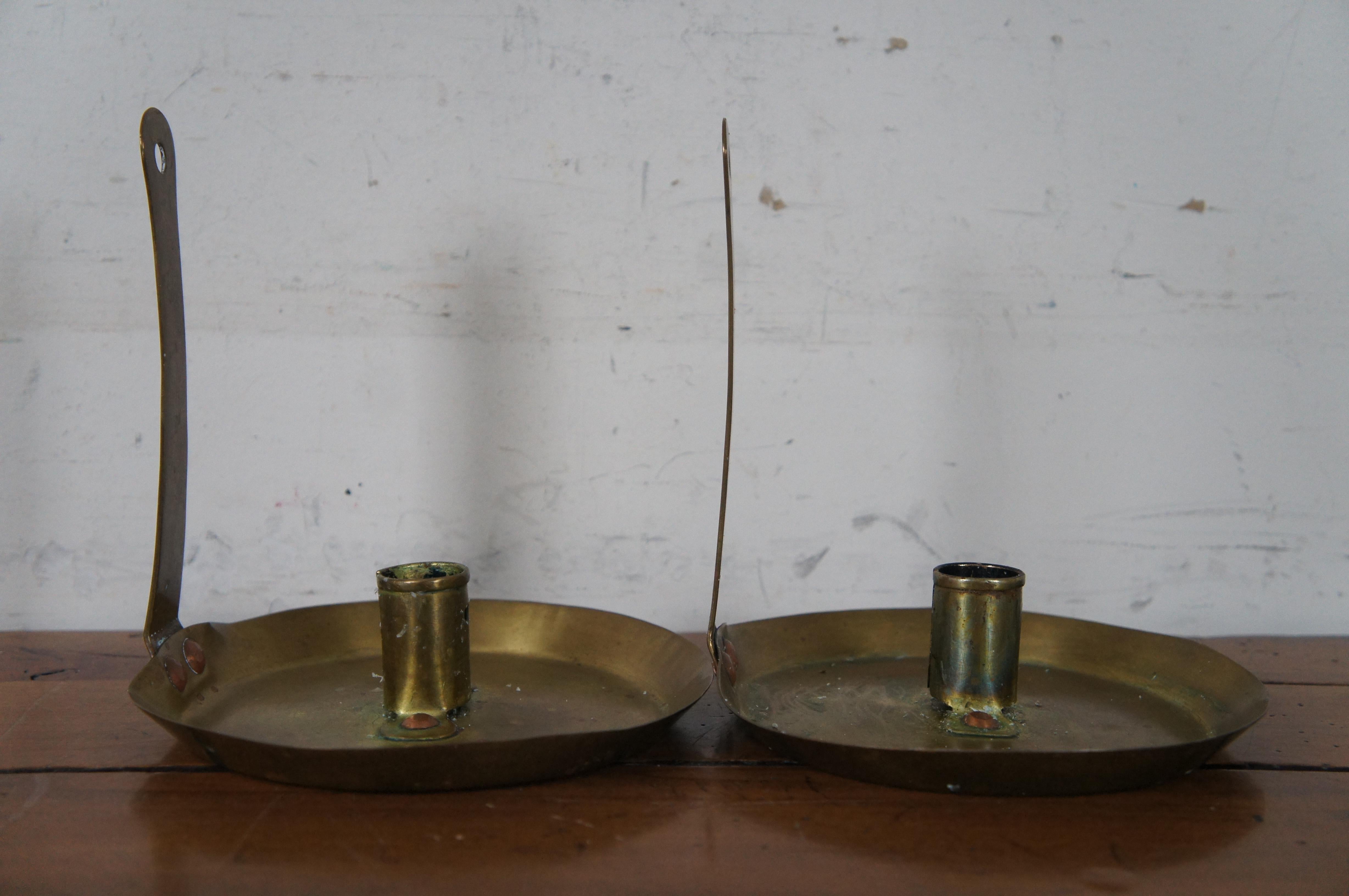2 Antique Brass Candle Holders Chamber Stick Wall Hanging Frying Pan Candlestick In Good Condition In Dayton, OH