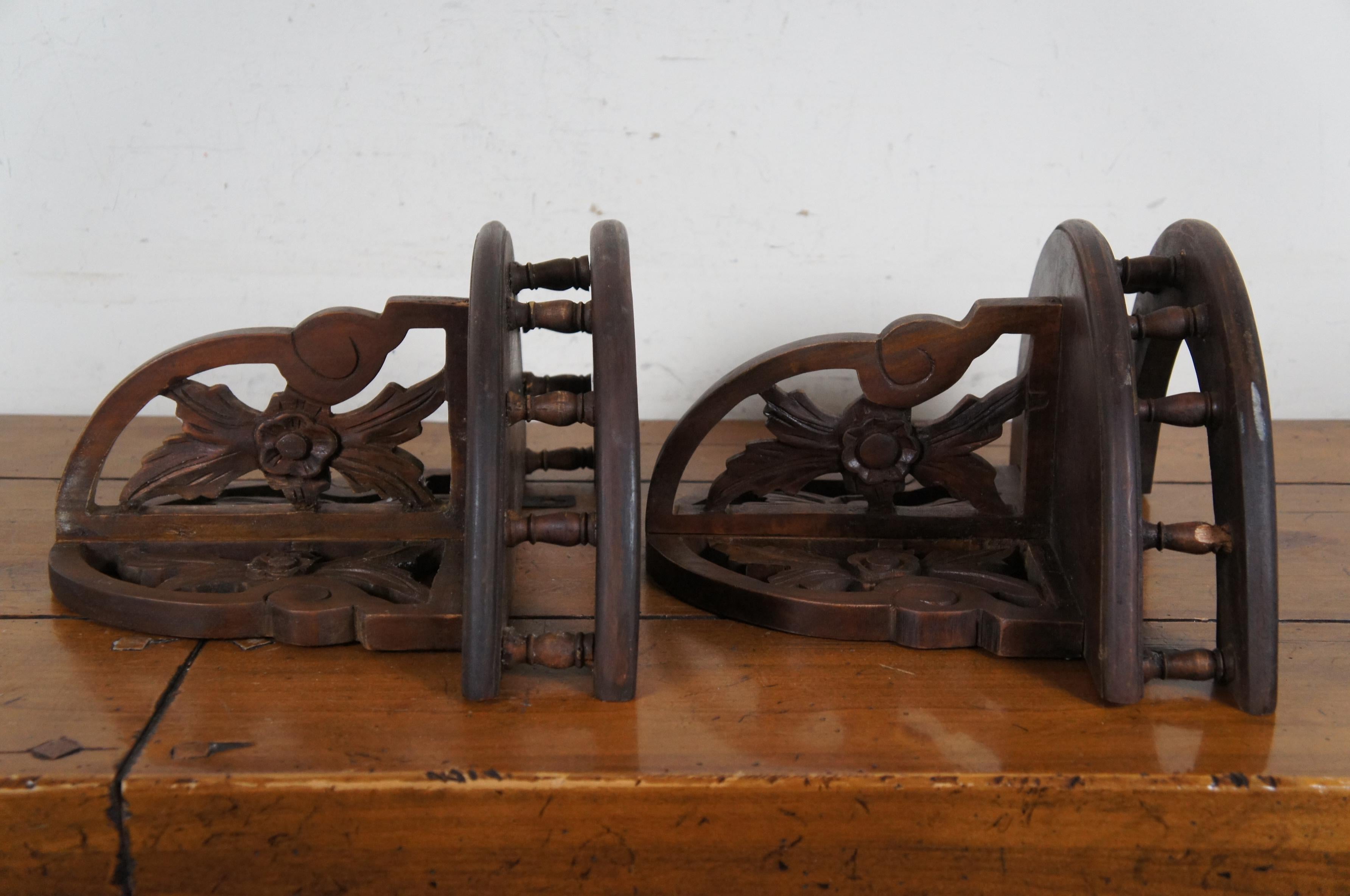 2 Ménsulas de Pared Antiguas con Rosa de Caoba Demilune Estantes para Apliques de Galería 14 siglo XX