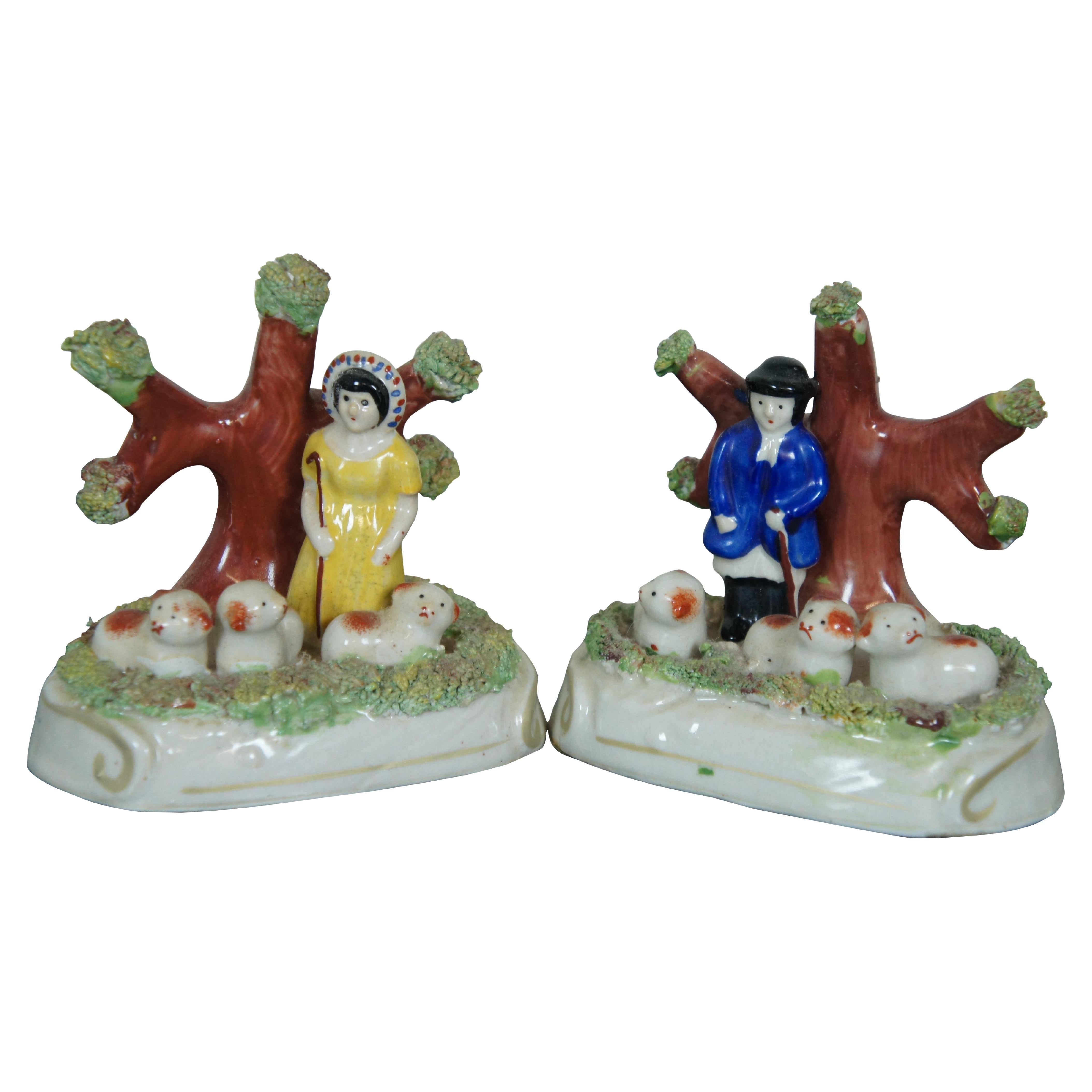 2 figurines anciennes de berger de Bocage en céramique perlée du Staffordshire anglais de Dudson
