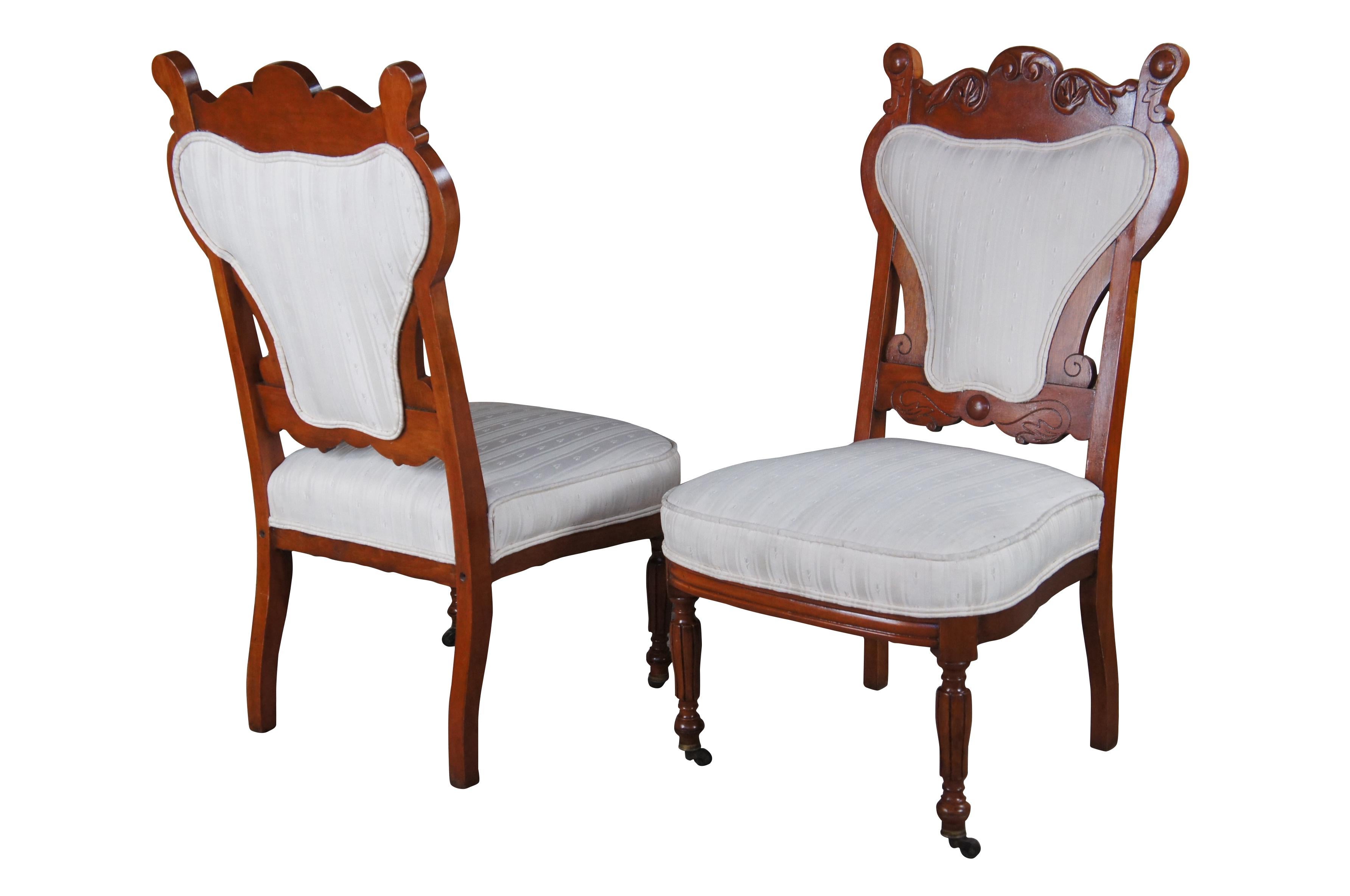 2 Antique Edwardian Carved Mahogany Parlor Balloon Back Dining Side Chairs Pair In Good Condition For Sale In Dayton, OH