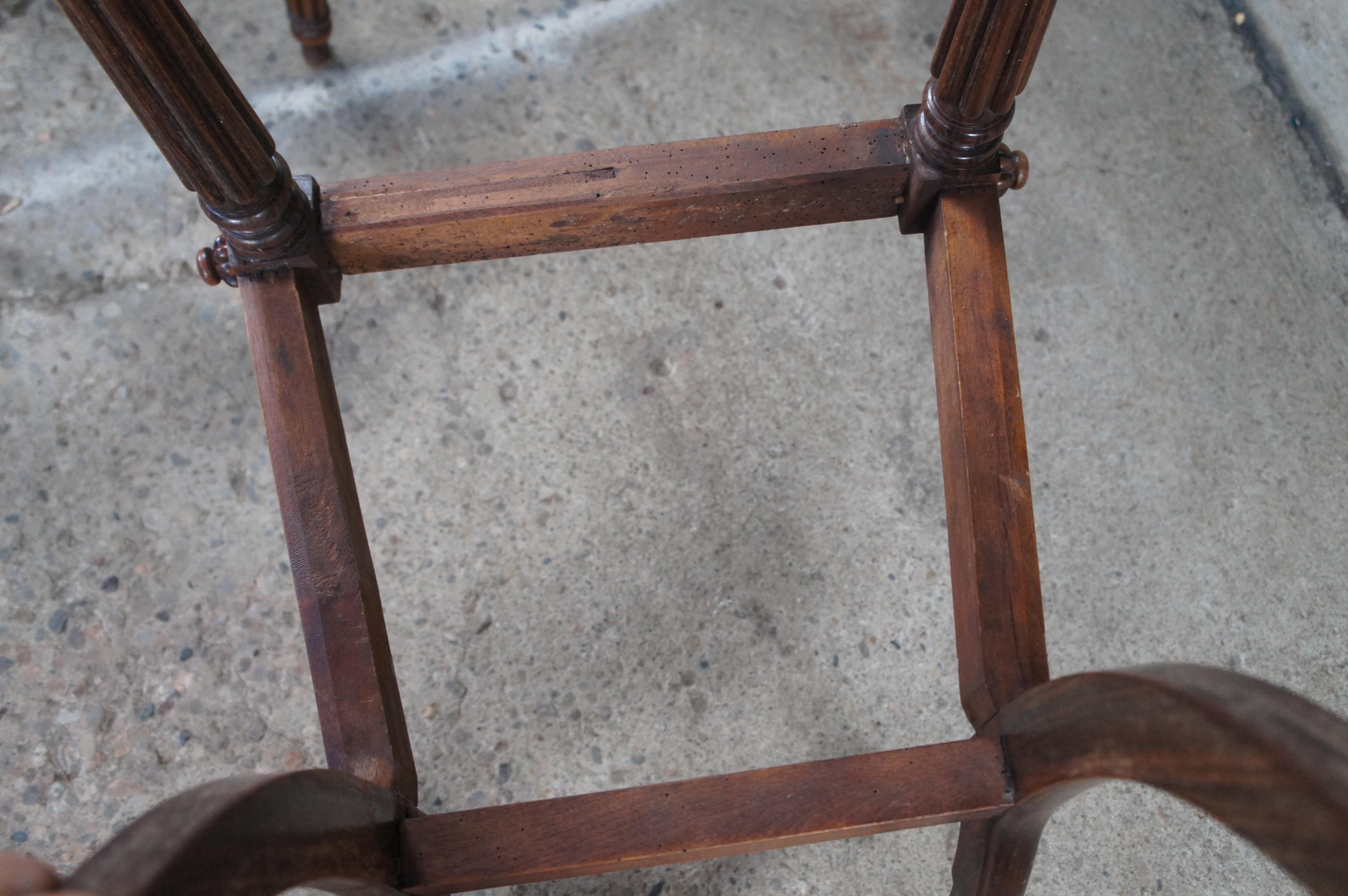 2 Anciennes chaises de salle à manger en palissandre sculpté de style Régence anglaise Paire en vente 6
