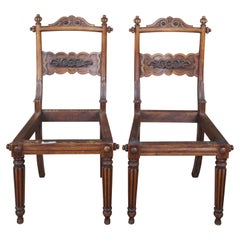 2 Anciennes chaises de salle à manger en palissandre sculpté de style Régence anglaise Paire