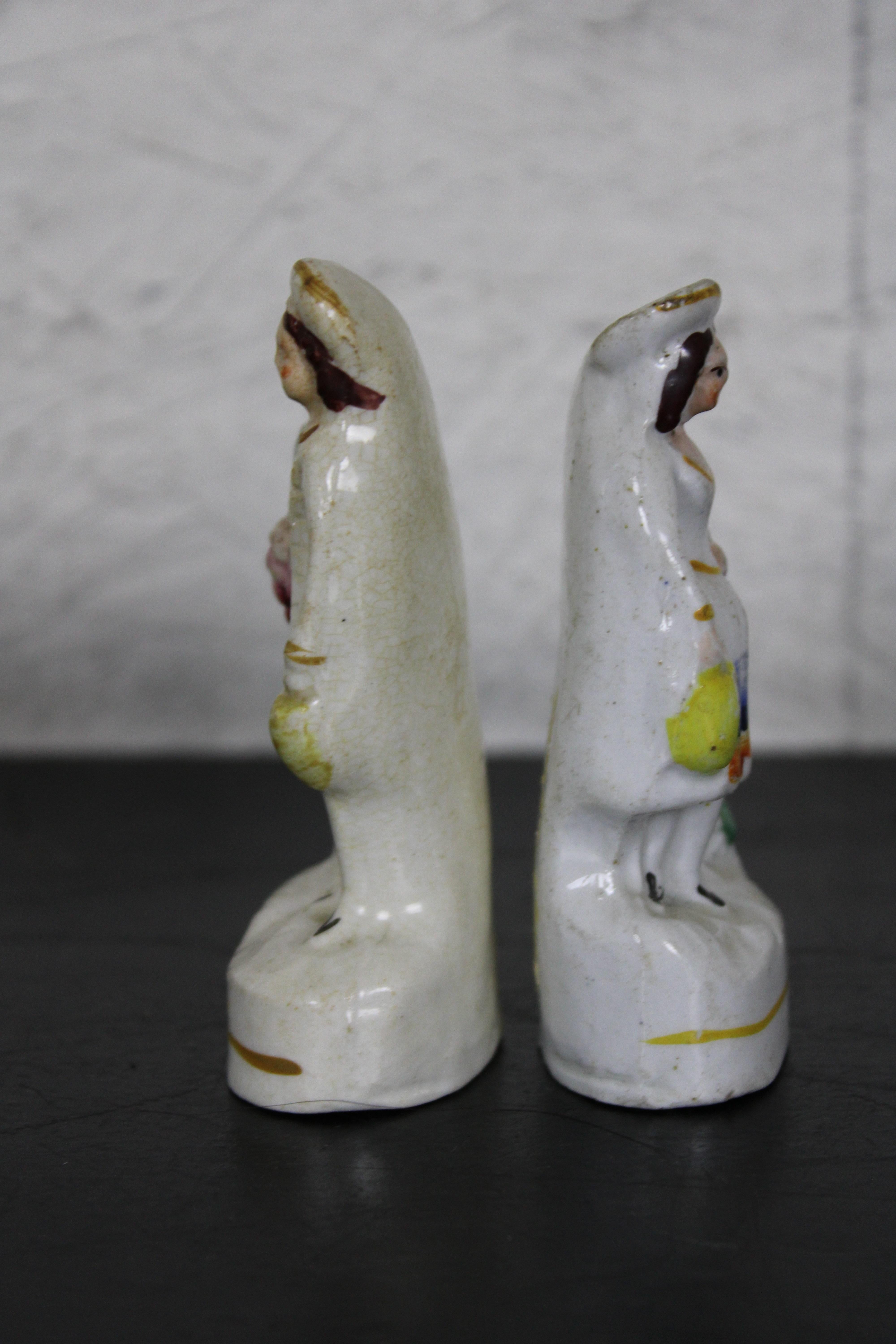 2 Antique English Staffordshire Porcelain Figurines Grapevine Harvest Couple In Good Condition In Dayton, OH