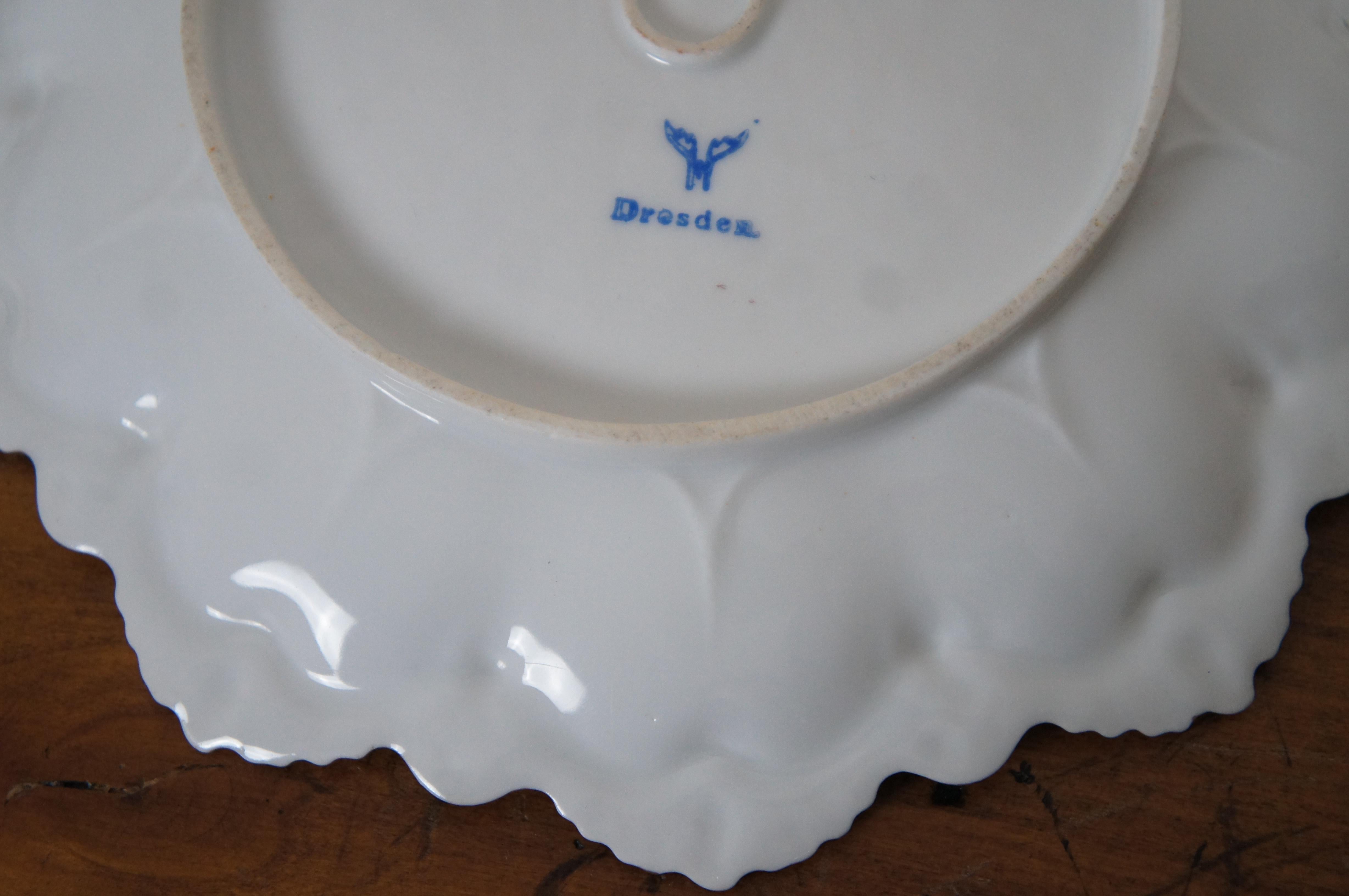 2 Antiquités Franziska Hirsch Dresden Porcelain Polychrome Scalloped Floral Plates en vente 1