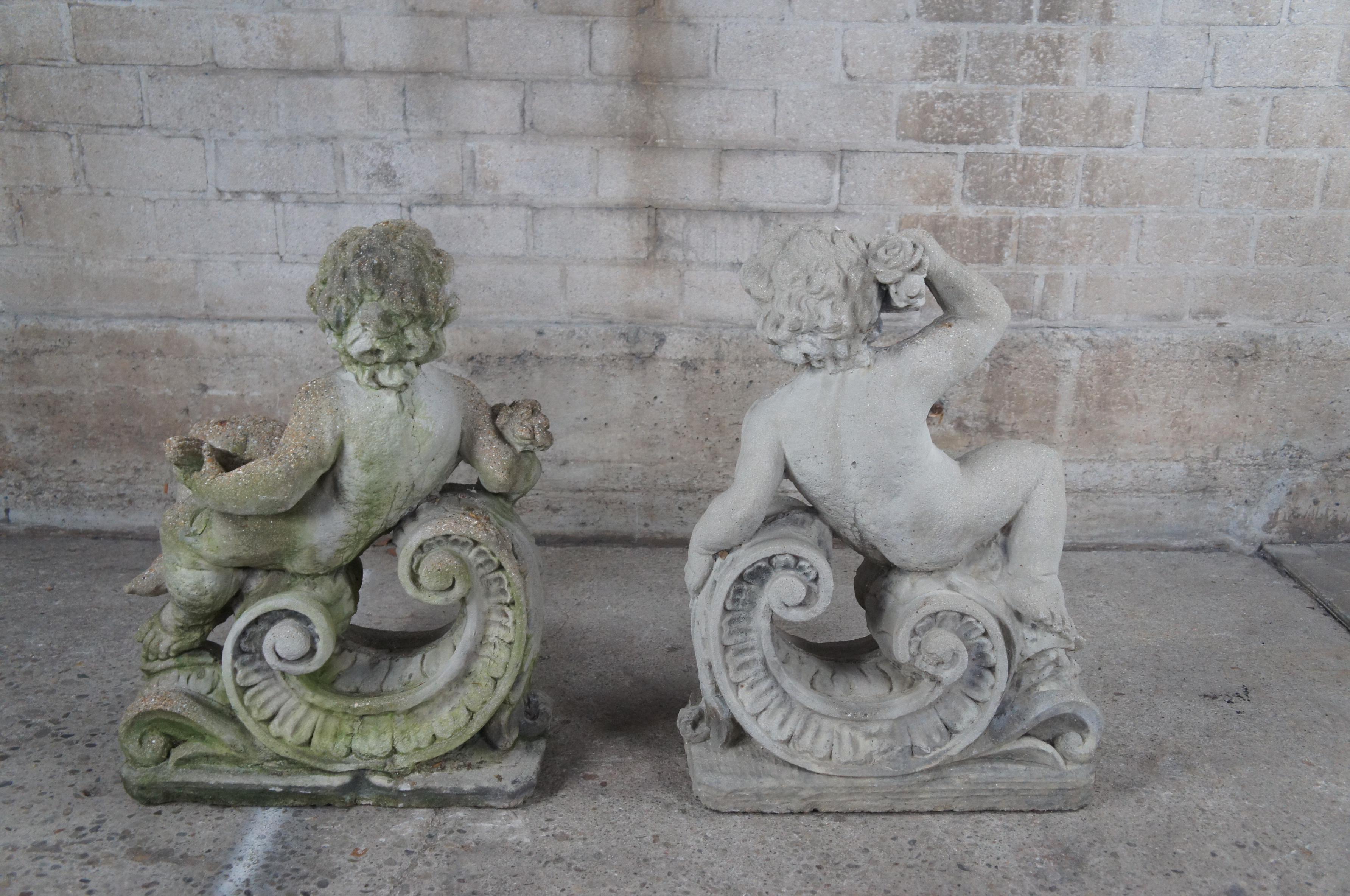 2 statues de jardin françaises anciennes en pierre de béton représentant des chérubins couchés de 30 pouces en vente 5